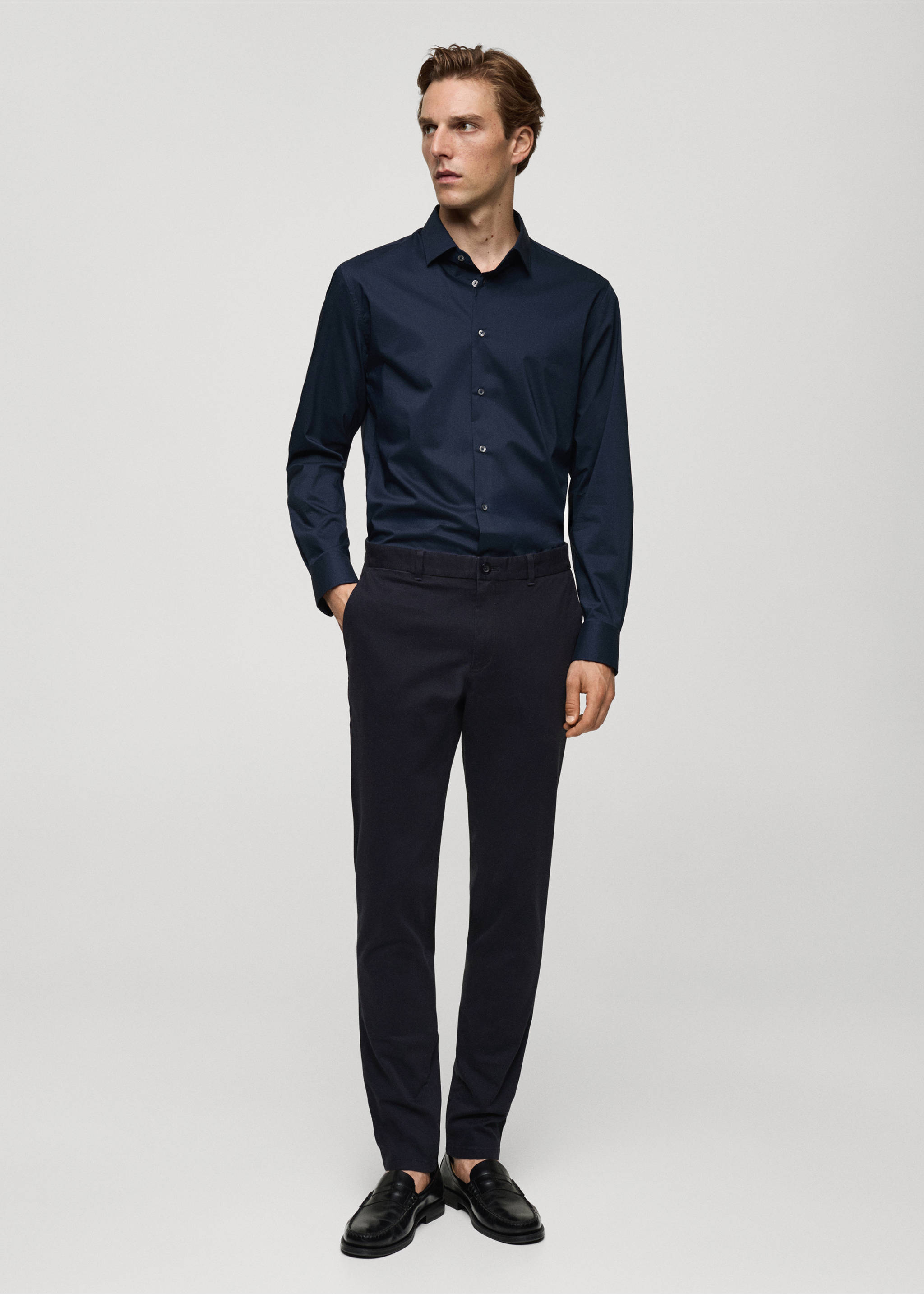 Slim fit serge chino - Overzichtstekening, Donkermarine. Ref: 77044434-00.