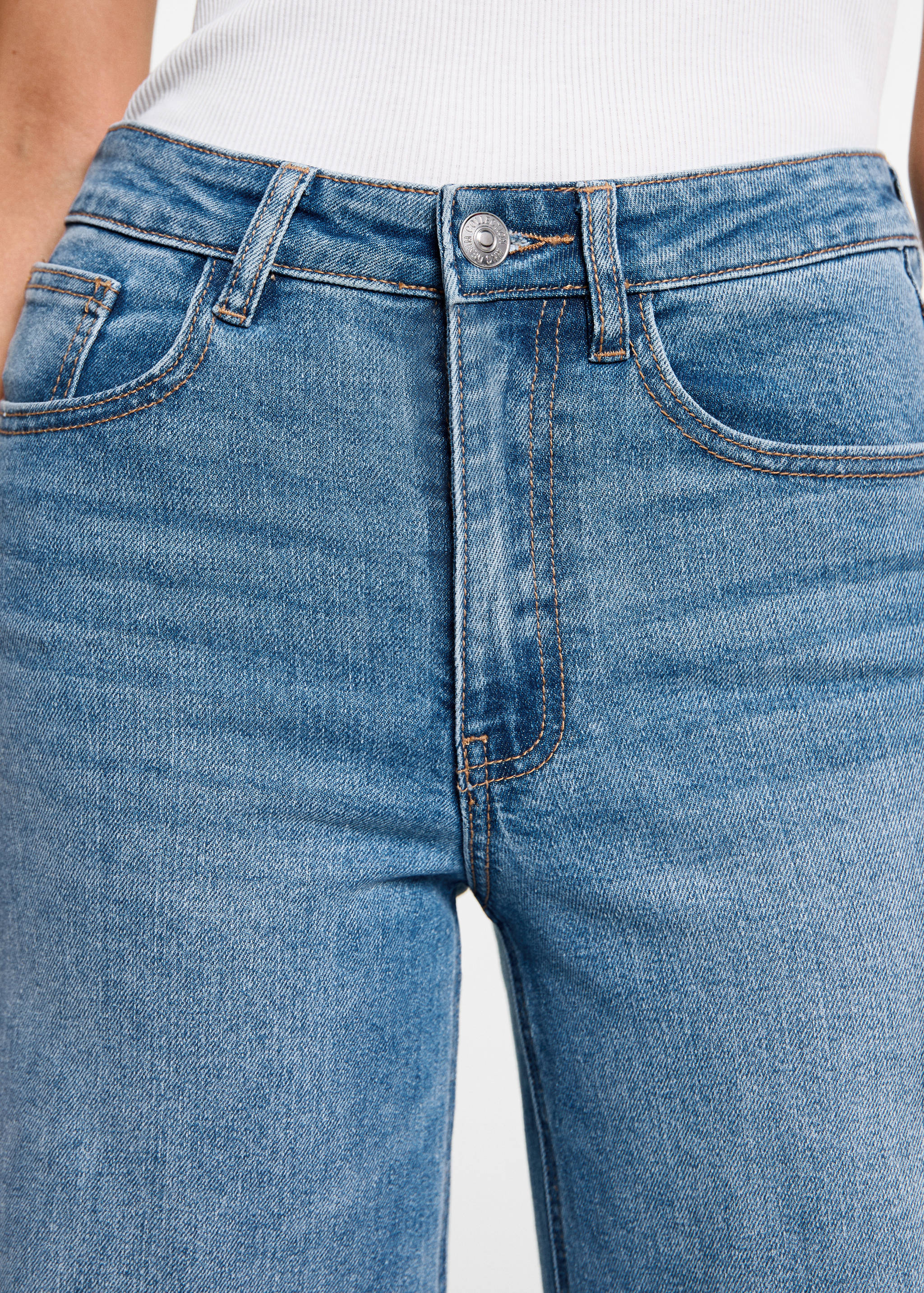 Ausgestellte Jeans - Detail des Artikels 6
