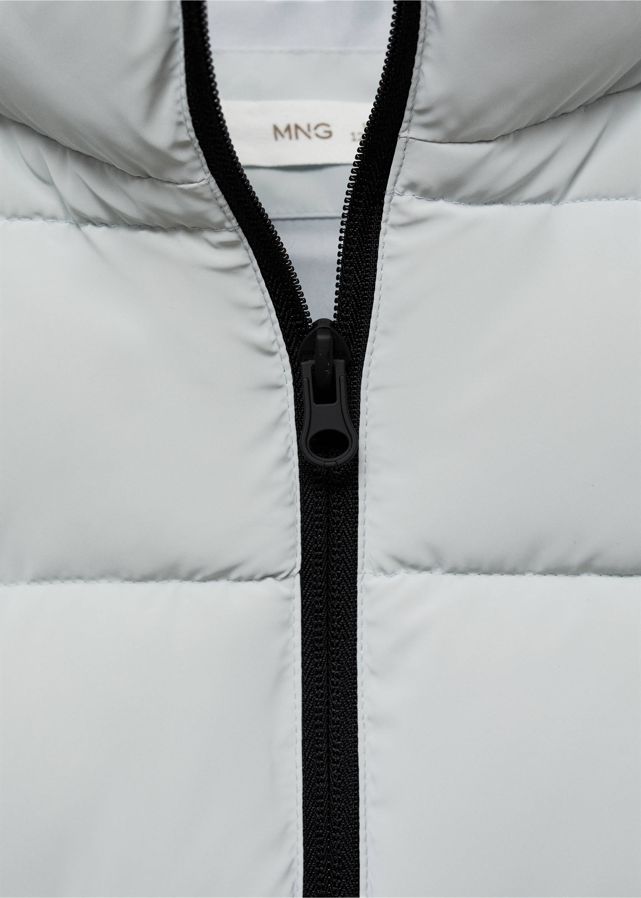 Quilted gilet - Details of the article 8, Sky Blue. Ref: 77044436-00.