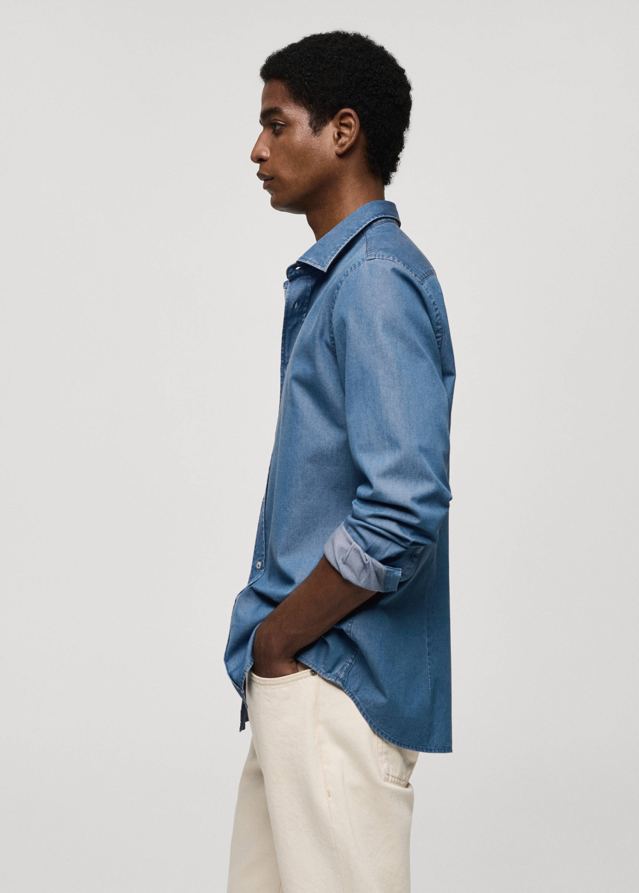 Slim fit cotton chambray shirt - Details of the article 2