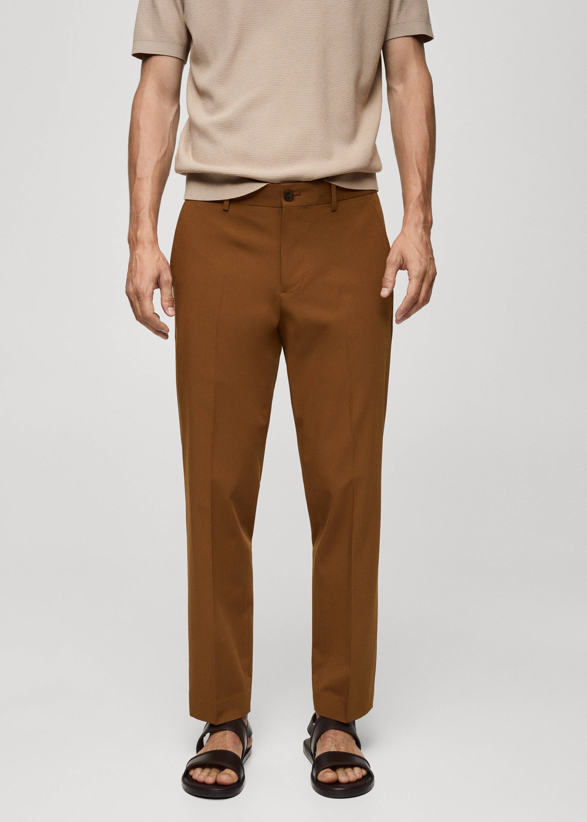 Pantalón traje slim fit - Plano medio