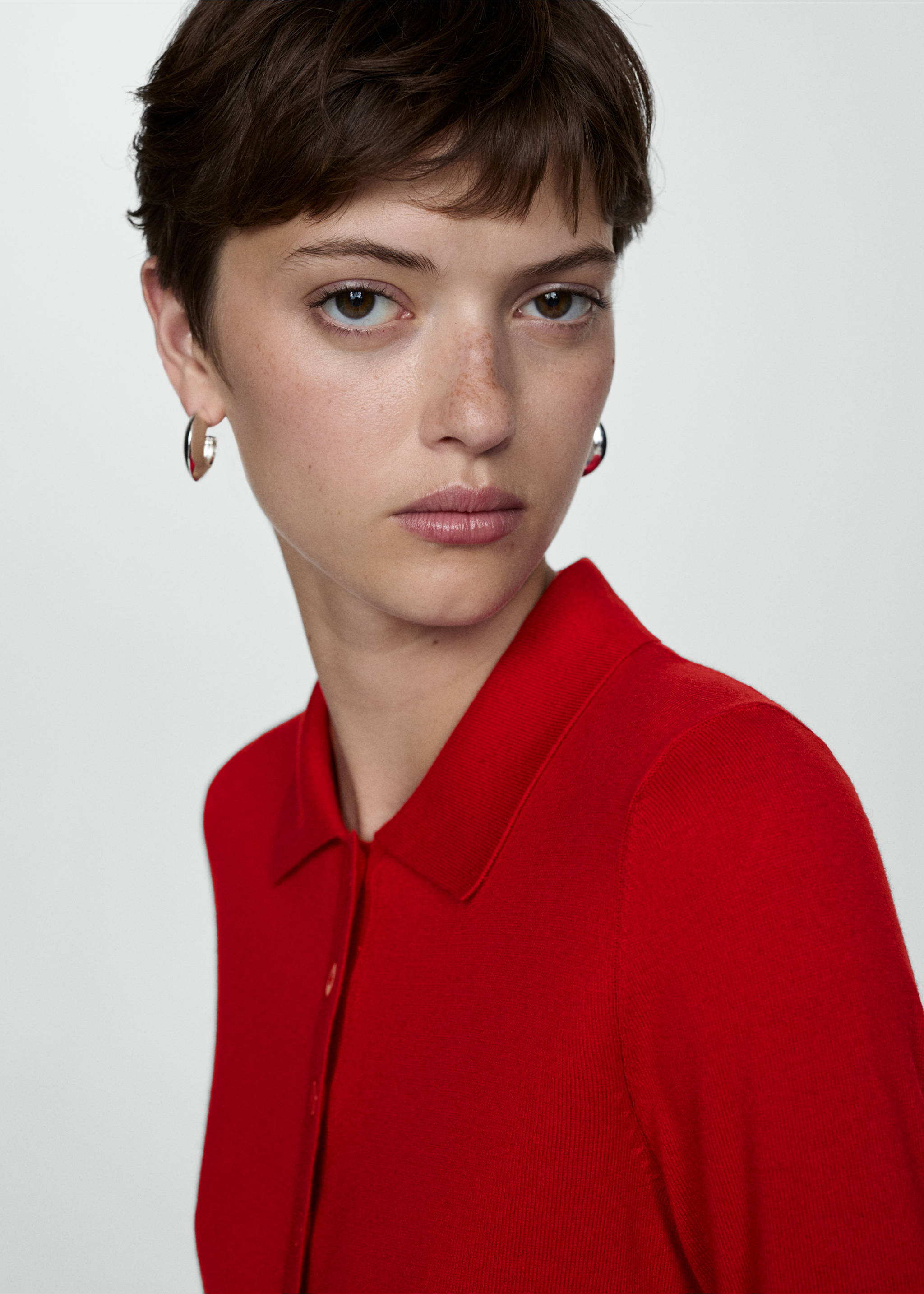 Polo-neck cardigan - Details of the article 1, Red. Ref: 77044763-00.