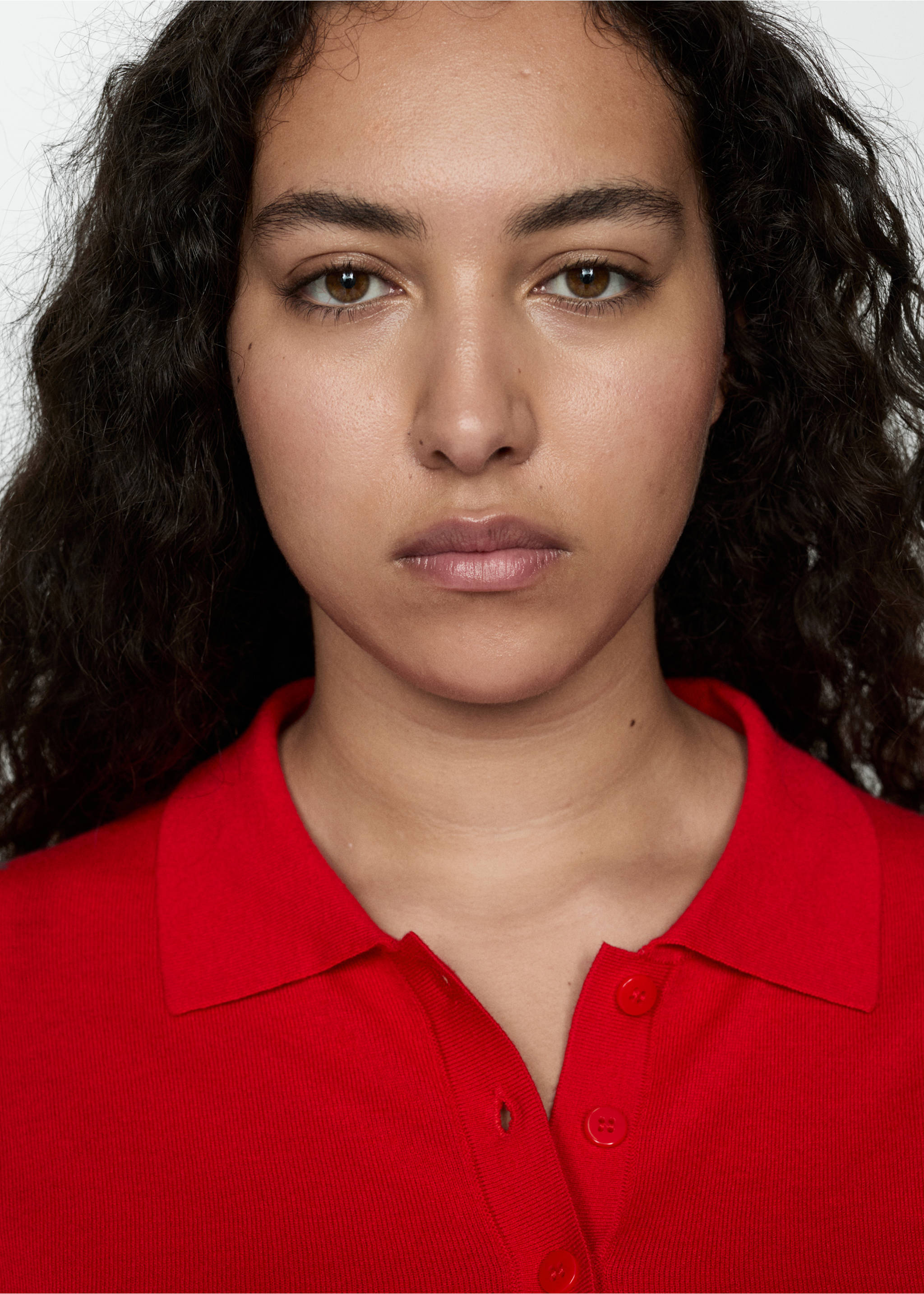 Polo-neck cardigan - Details of the article 4, Red. Ref: 77044763-00.