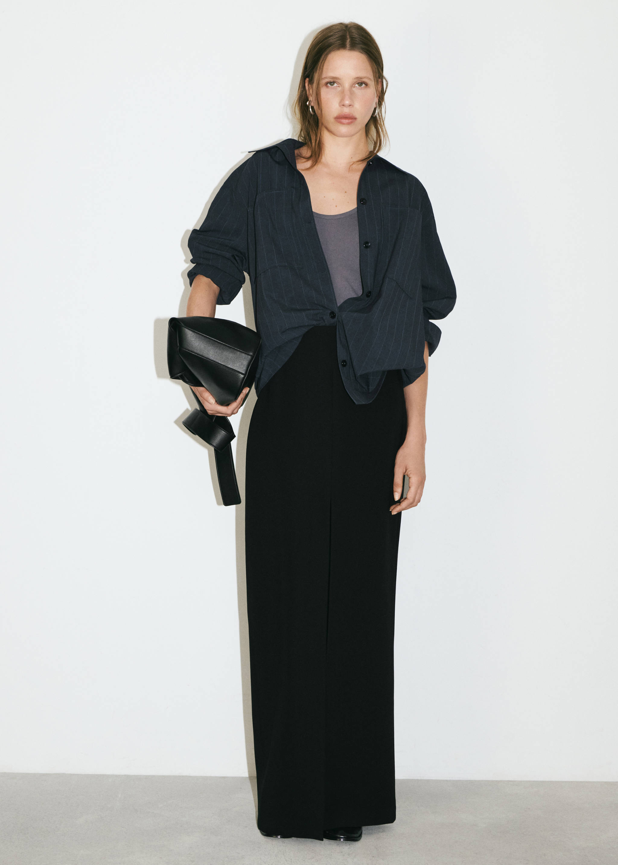 Suit skirt with opening - Details of the article 7