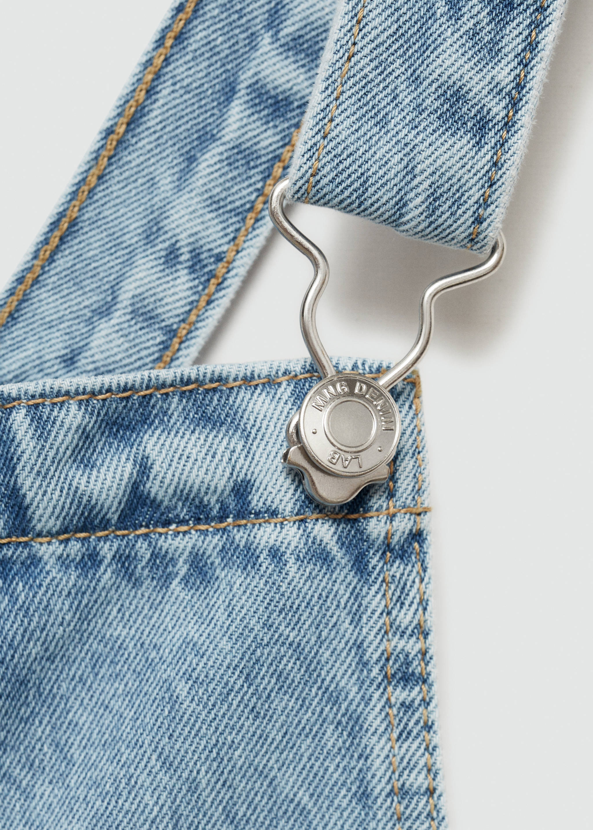 Short denim pinafore - Details of the article 8