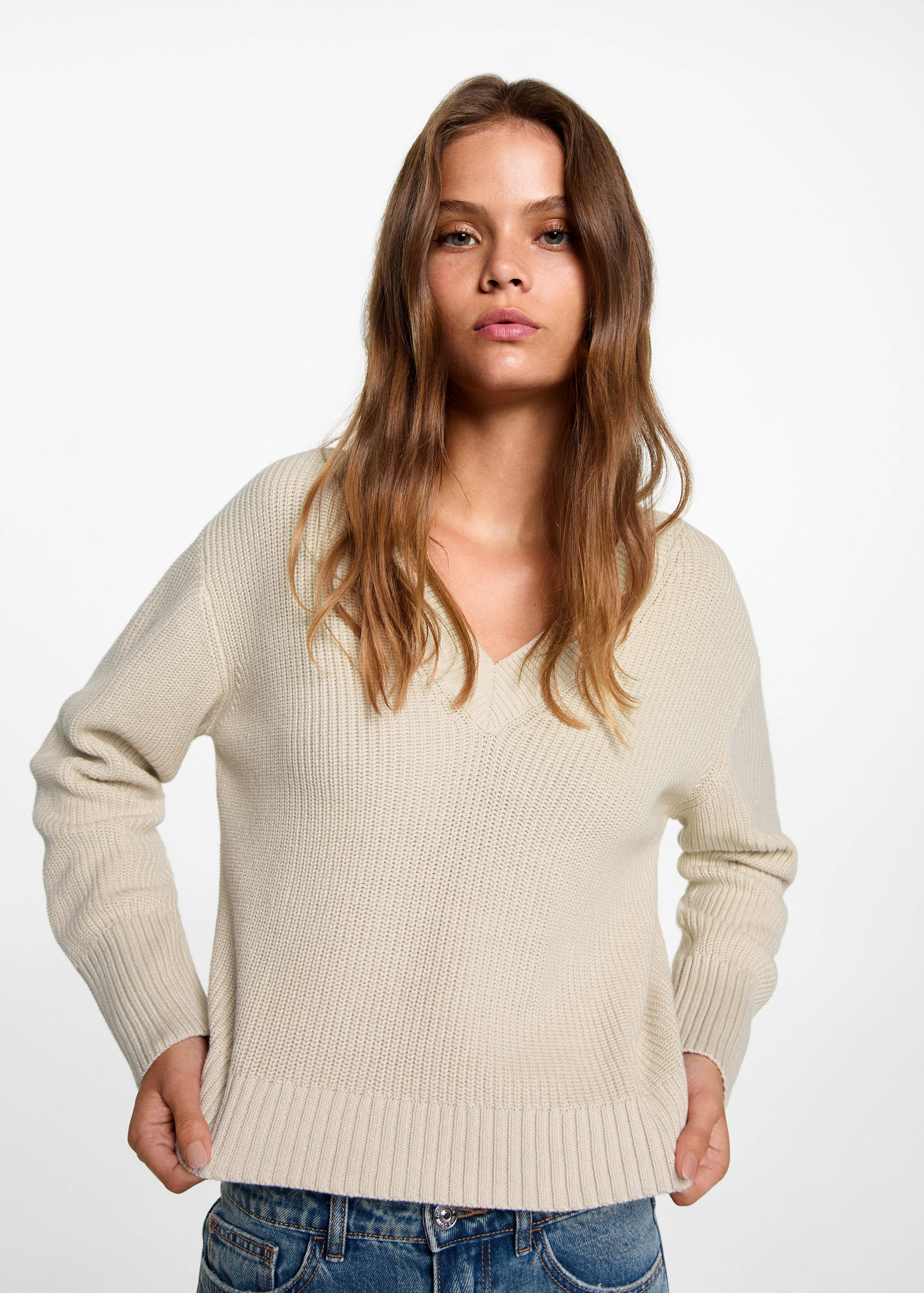 Pull-over à col en V - Plan moyen