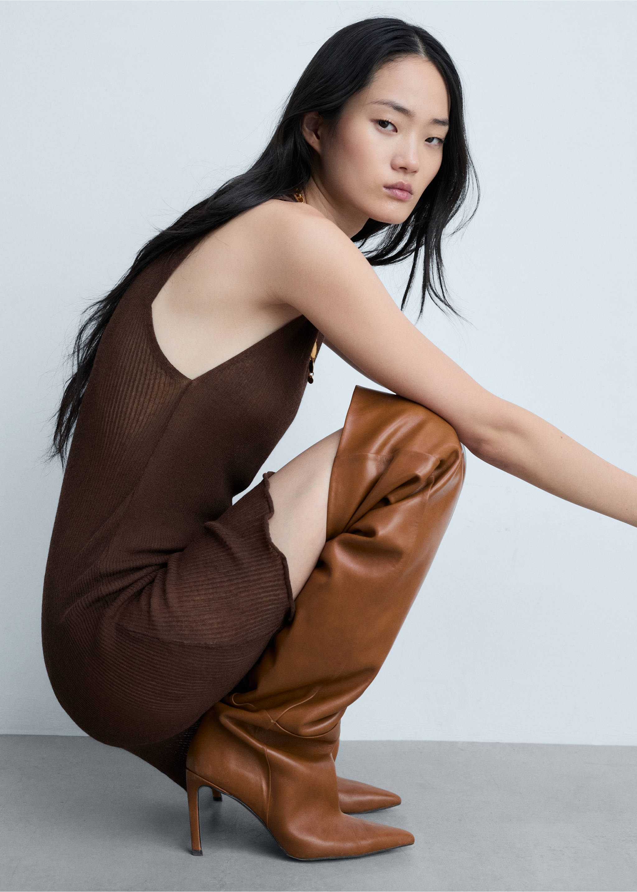 Short knitted dress - Details of the article 2, Brown. Ref: 77044791-00.