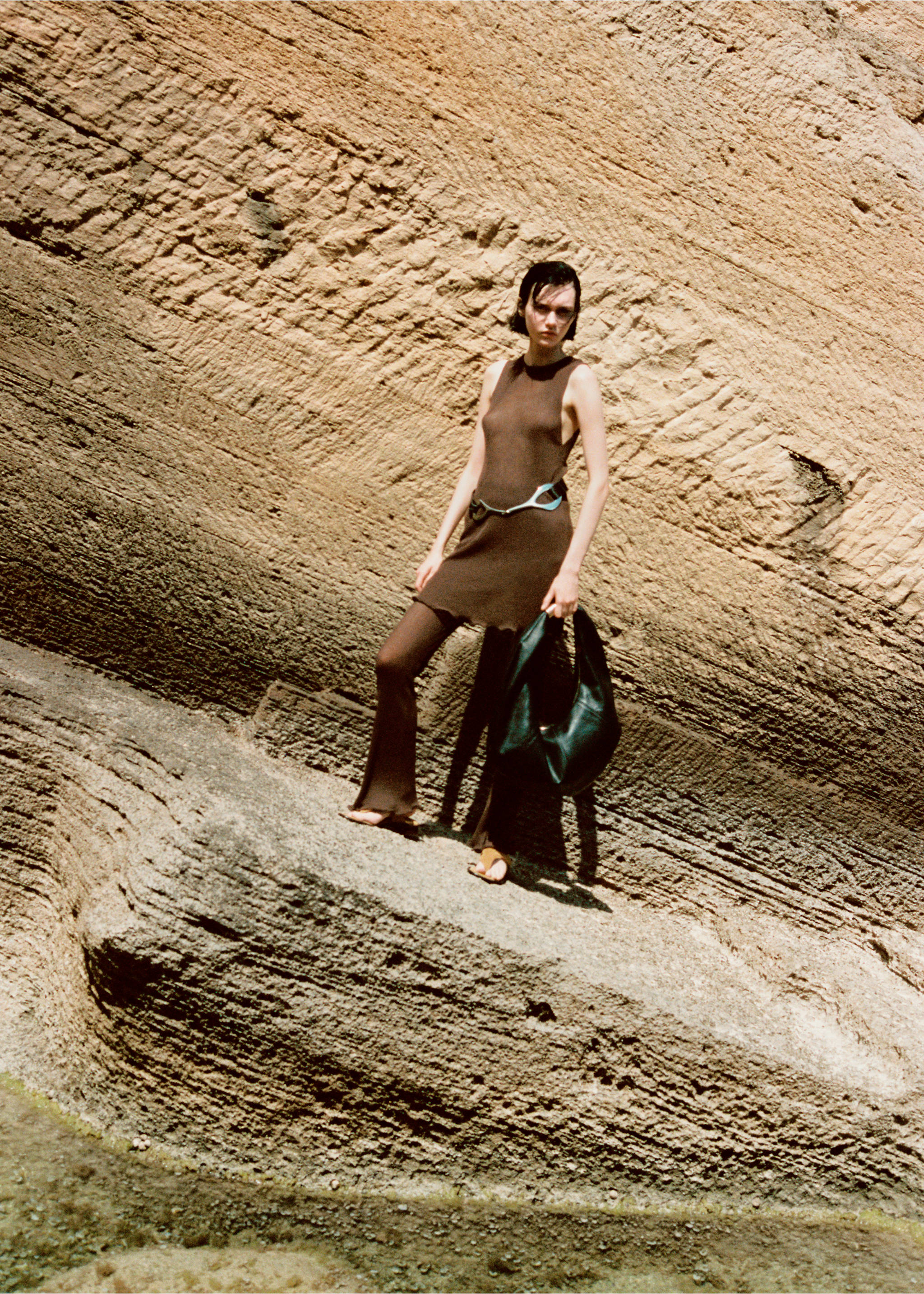 Short knitted dress - Details of the article 7, Brown. Ref: 77044791-00.