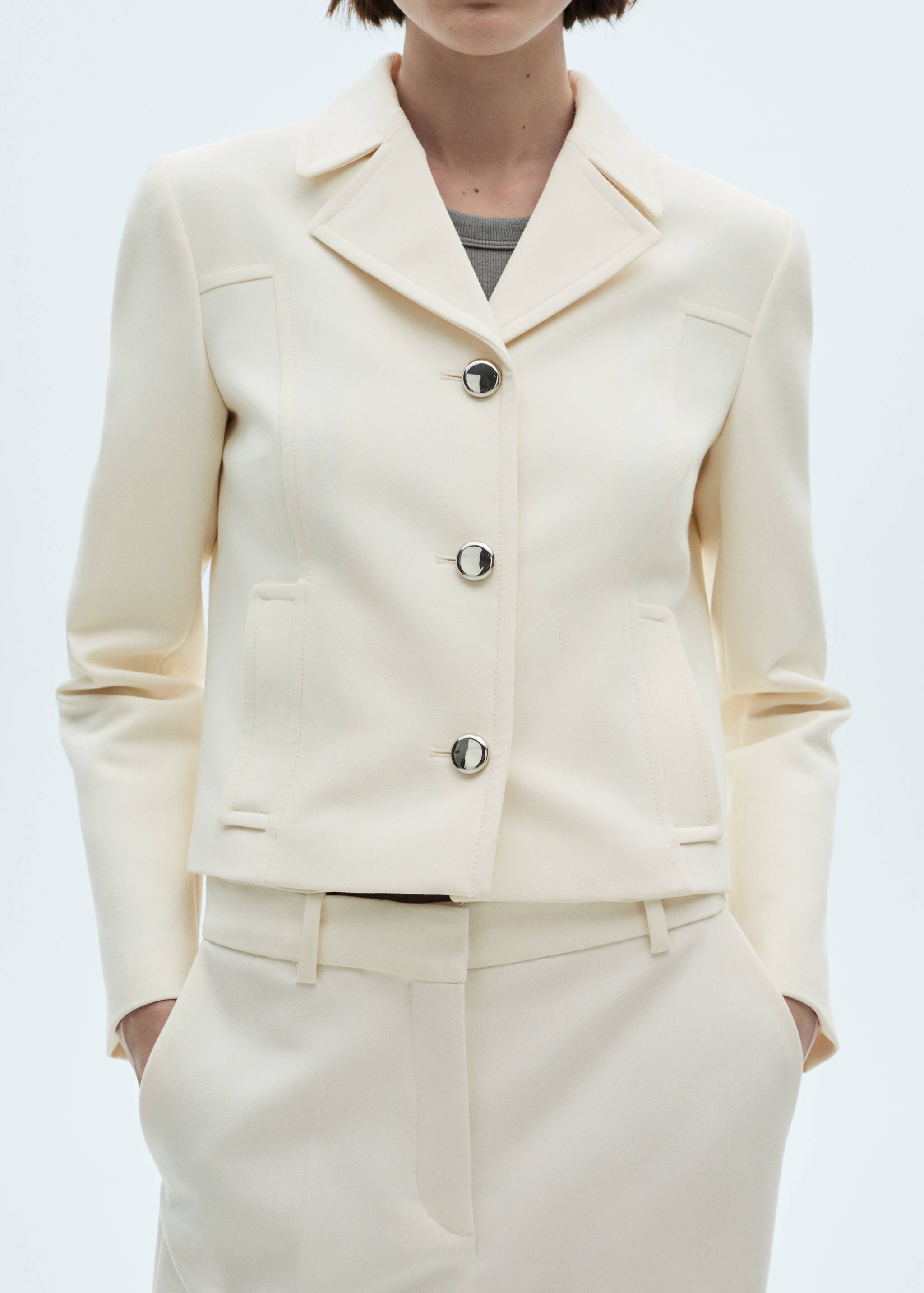 Jacket with lapels and metal buttons - Details of the article 6