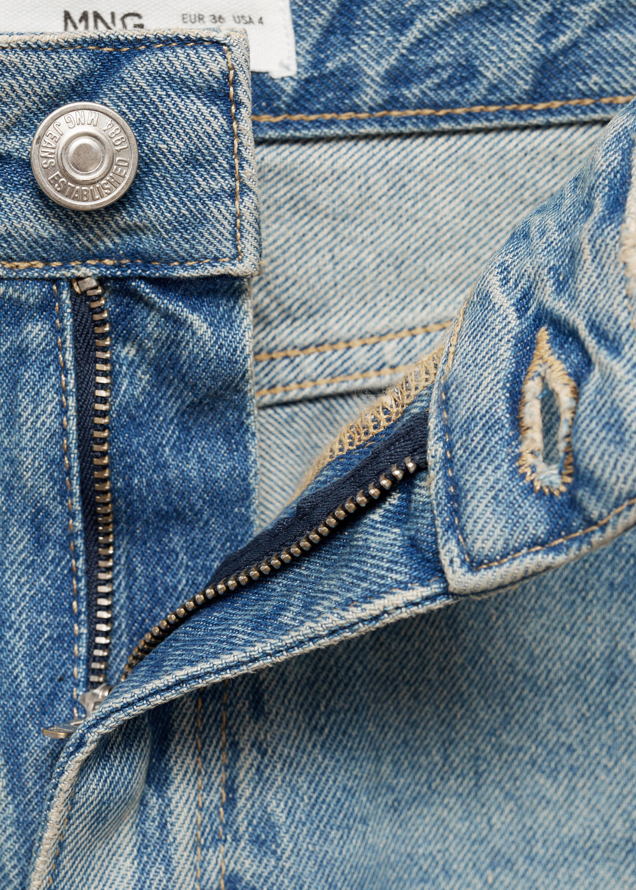 Straight low-waist jeans - Details of the article 0