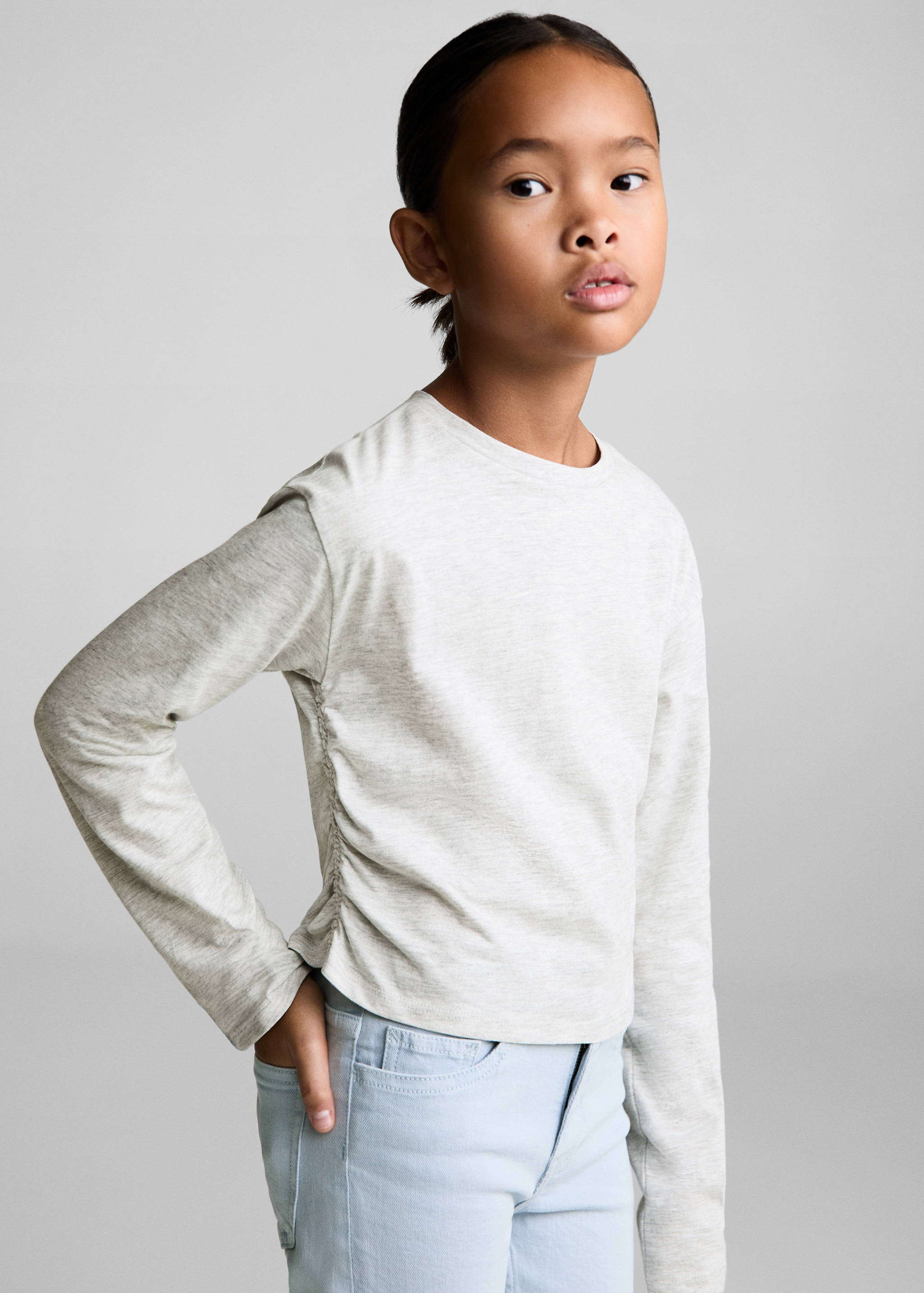 T-shirt détail froncé - Plan moyen