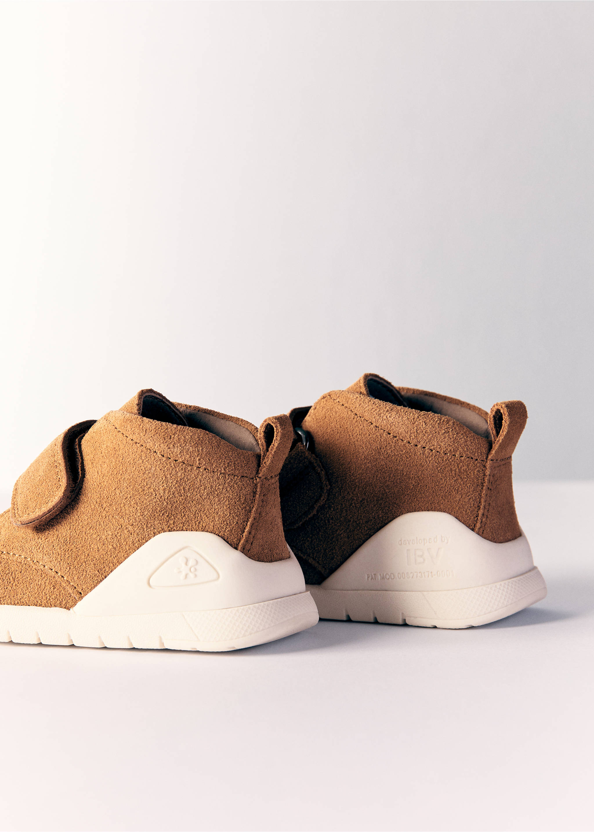 Biomecanics sports skin - Details of the article 5, Medium Brown. Ref: 77045154-00.