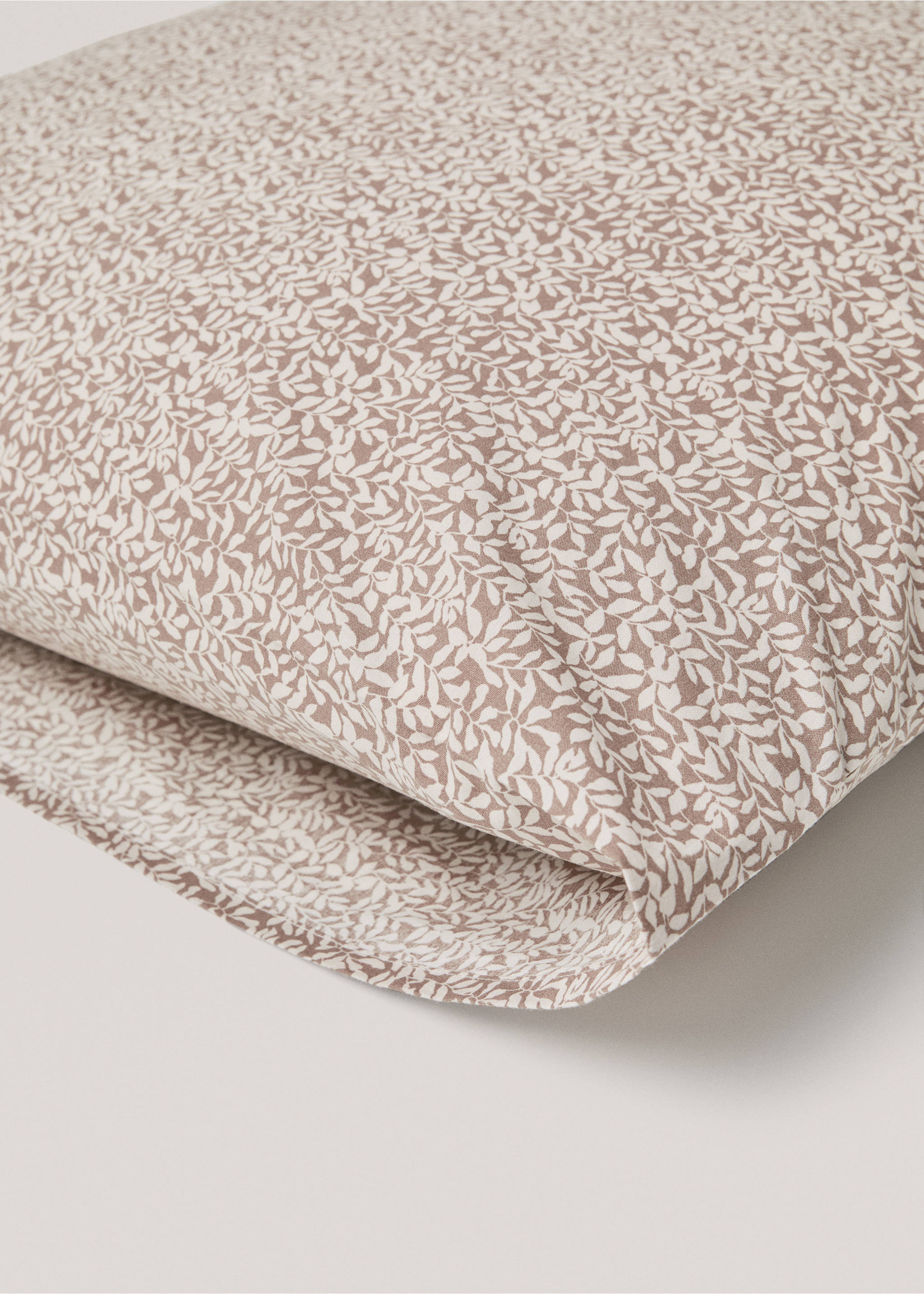 Micro-flower print pillowcase 60x60cm - Details of the article 2, Medium Brown. Ref: 77045635-00.