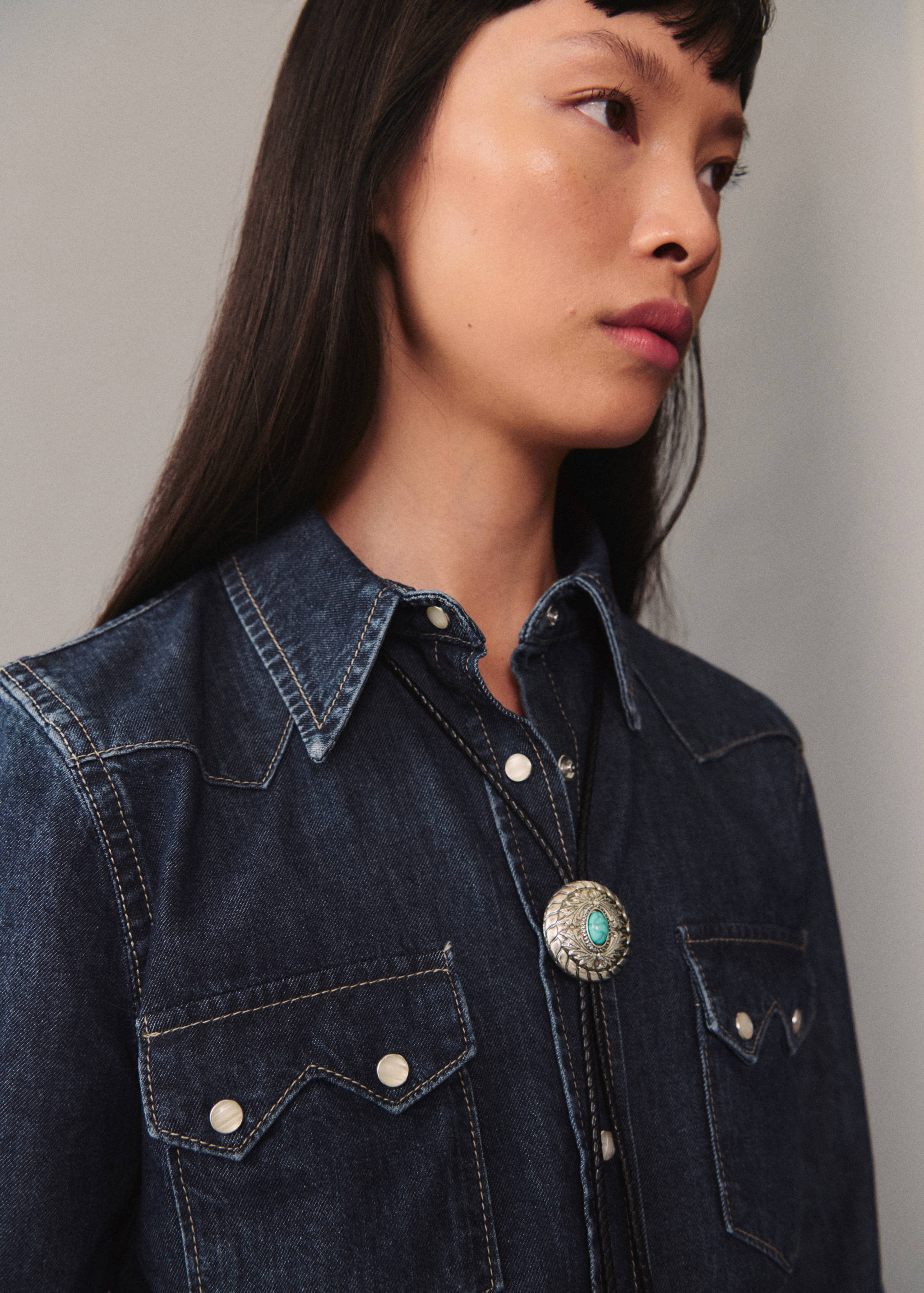 Chest-pocket denim shirt - Details of the article 1