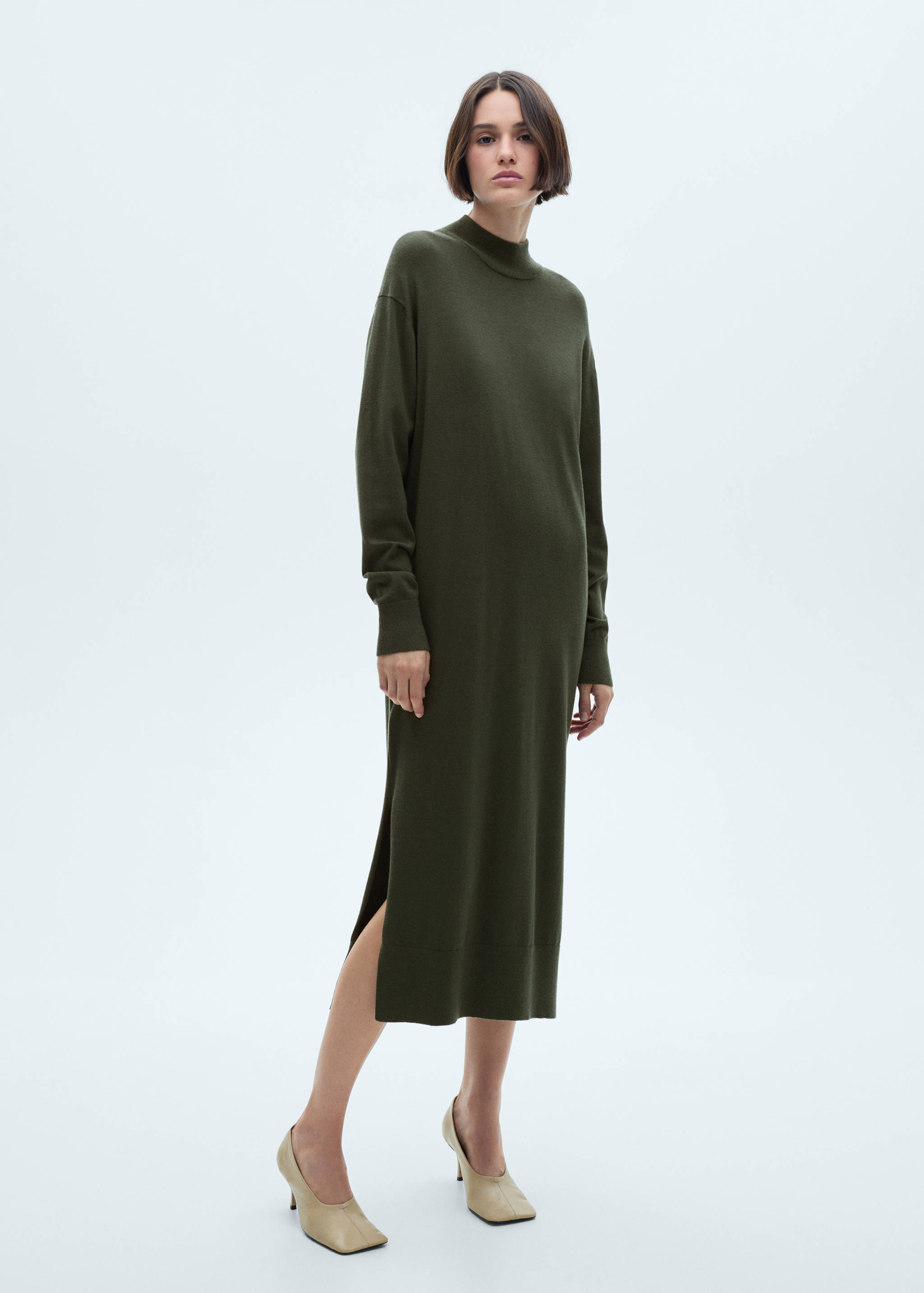 Round-neck knitted dress - General plane