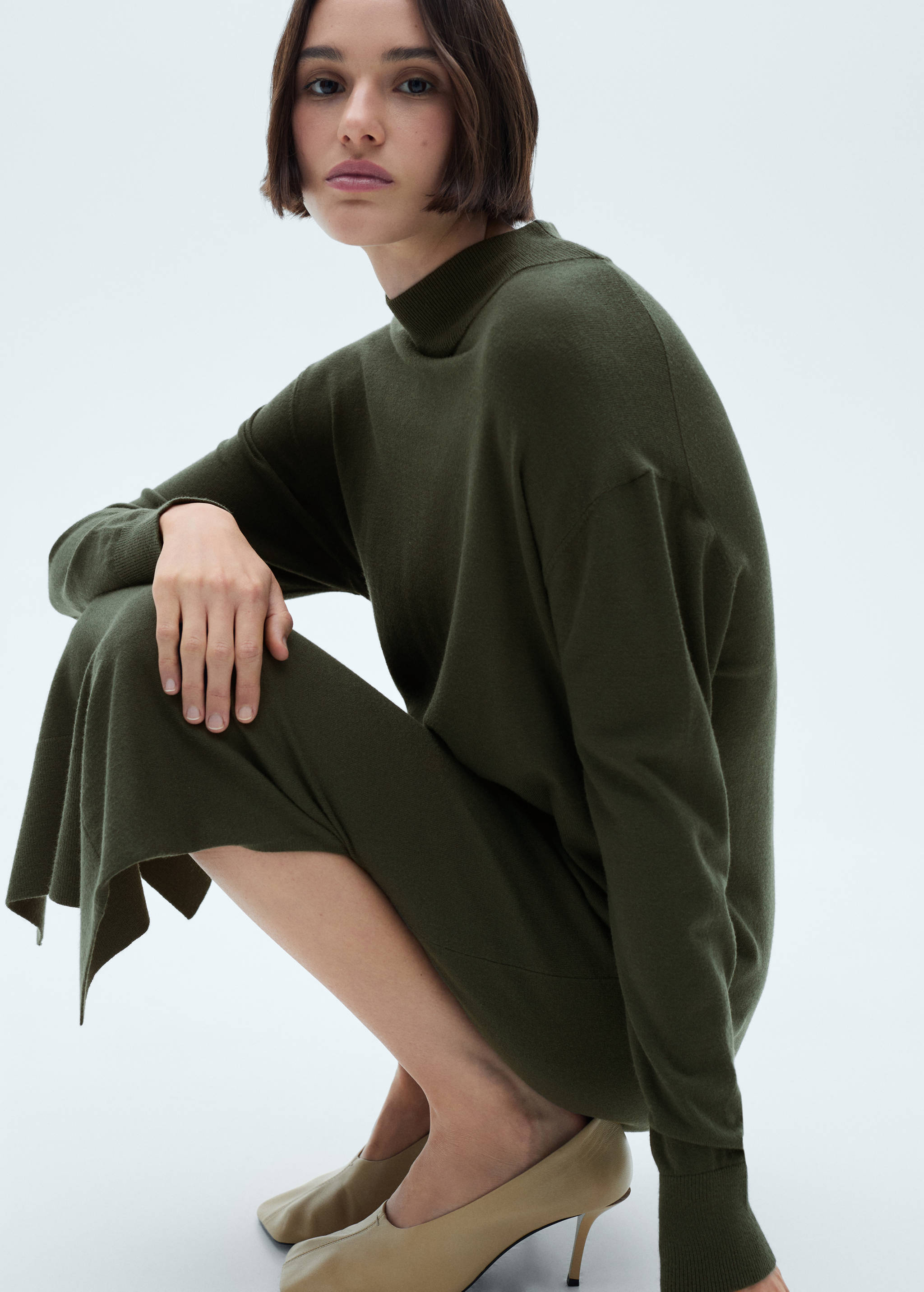 Round-neck knitted dress - Details of the article 2