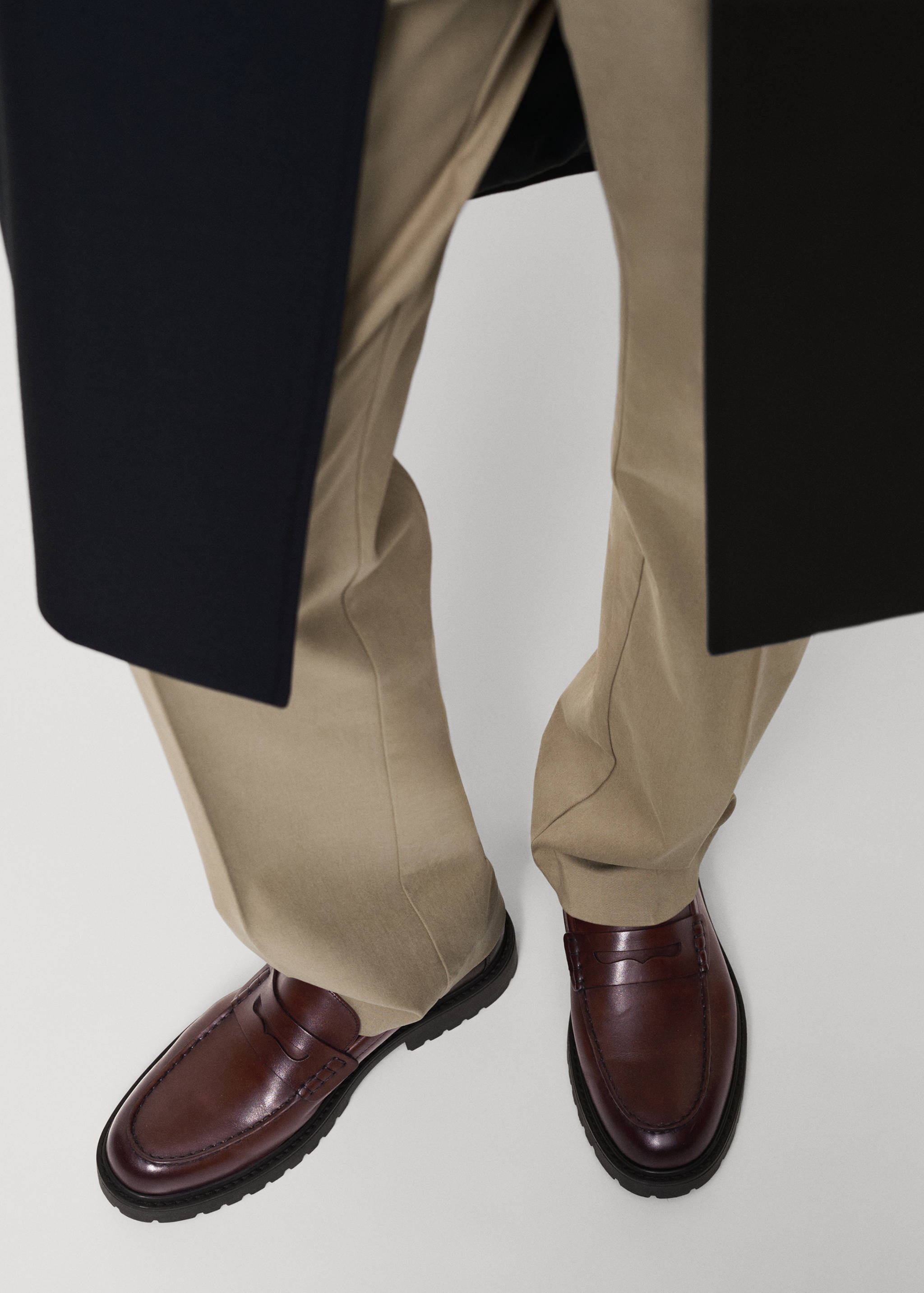 Loafer mit Schaftbrücke aus Leder - Detail des Artikels 9