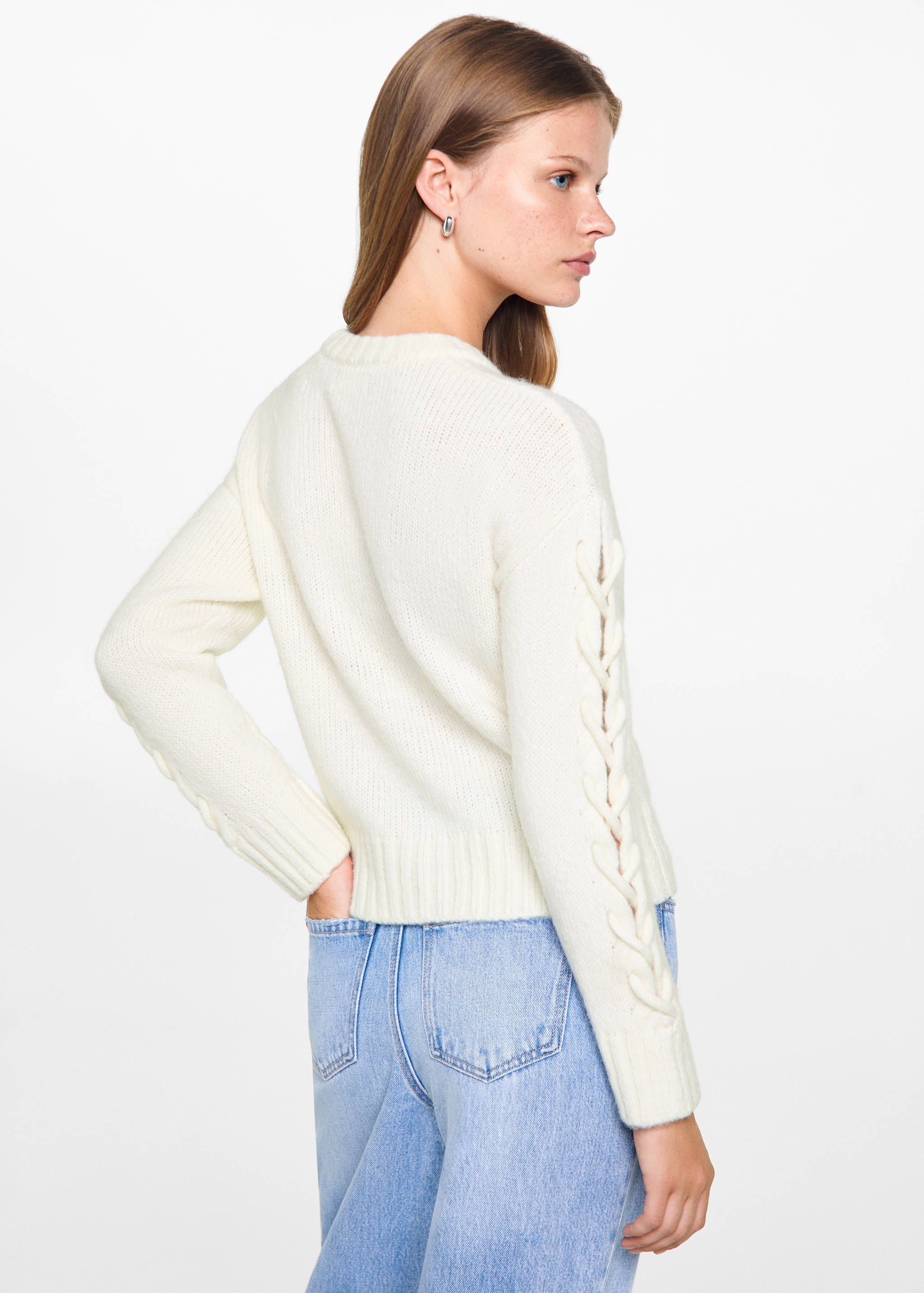 Braided sleeve sweater - Reverse of the article