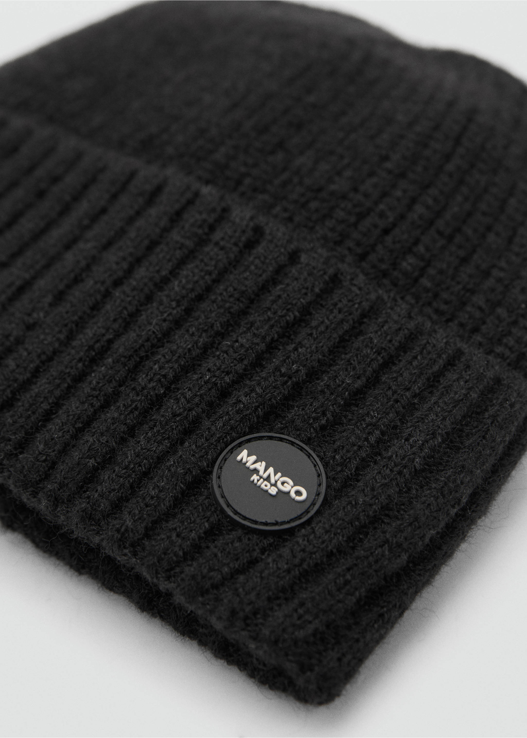 Knit beanie - Medium plane, Black. Ref: 77045992-00.