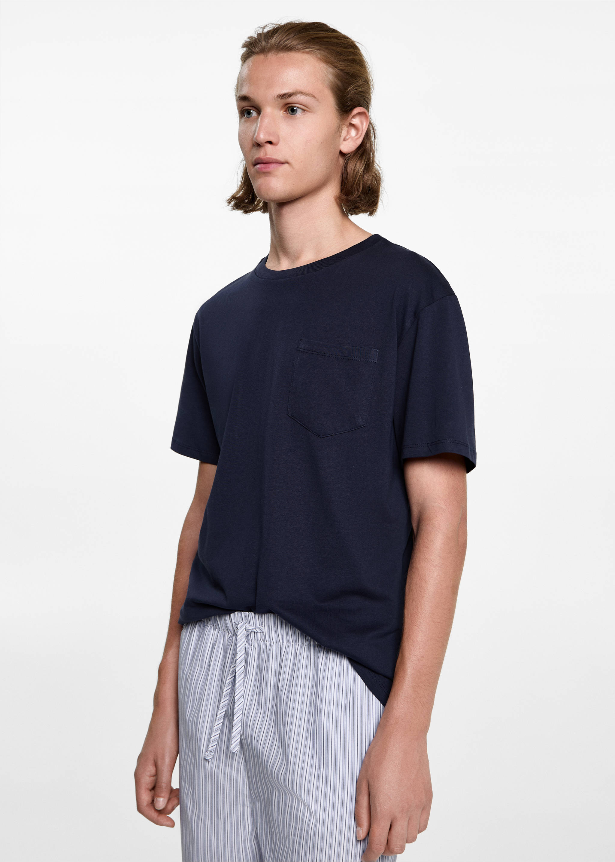 Langer Pyjama mit Streifen - Mittlere Ansicht, Dunkles Marineblau. Ref: 77046344-00.