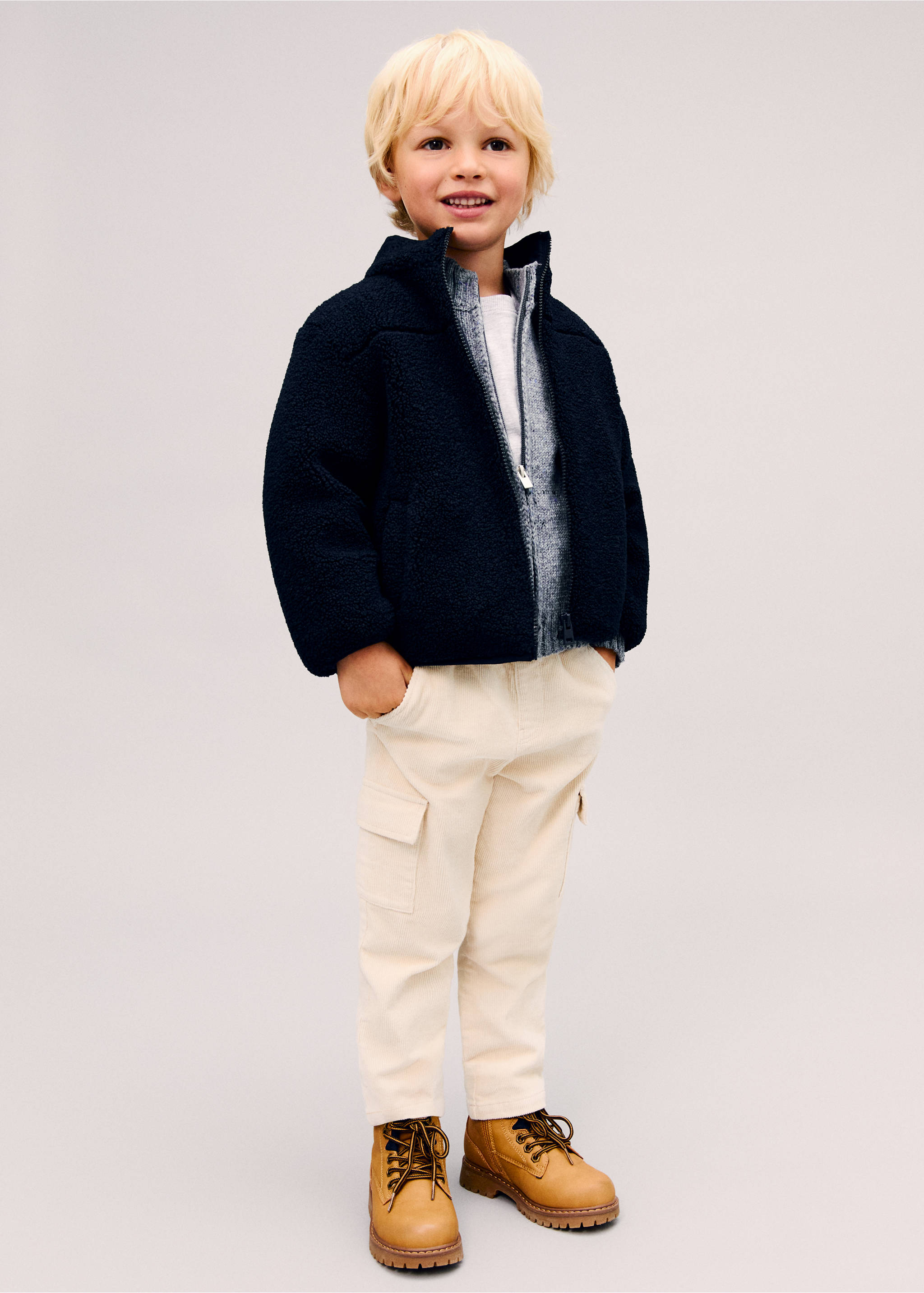 Corduroy cargo trousers - Details of the article 6, Ecru. Ref: 77046724-00.