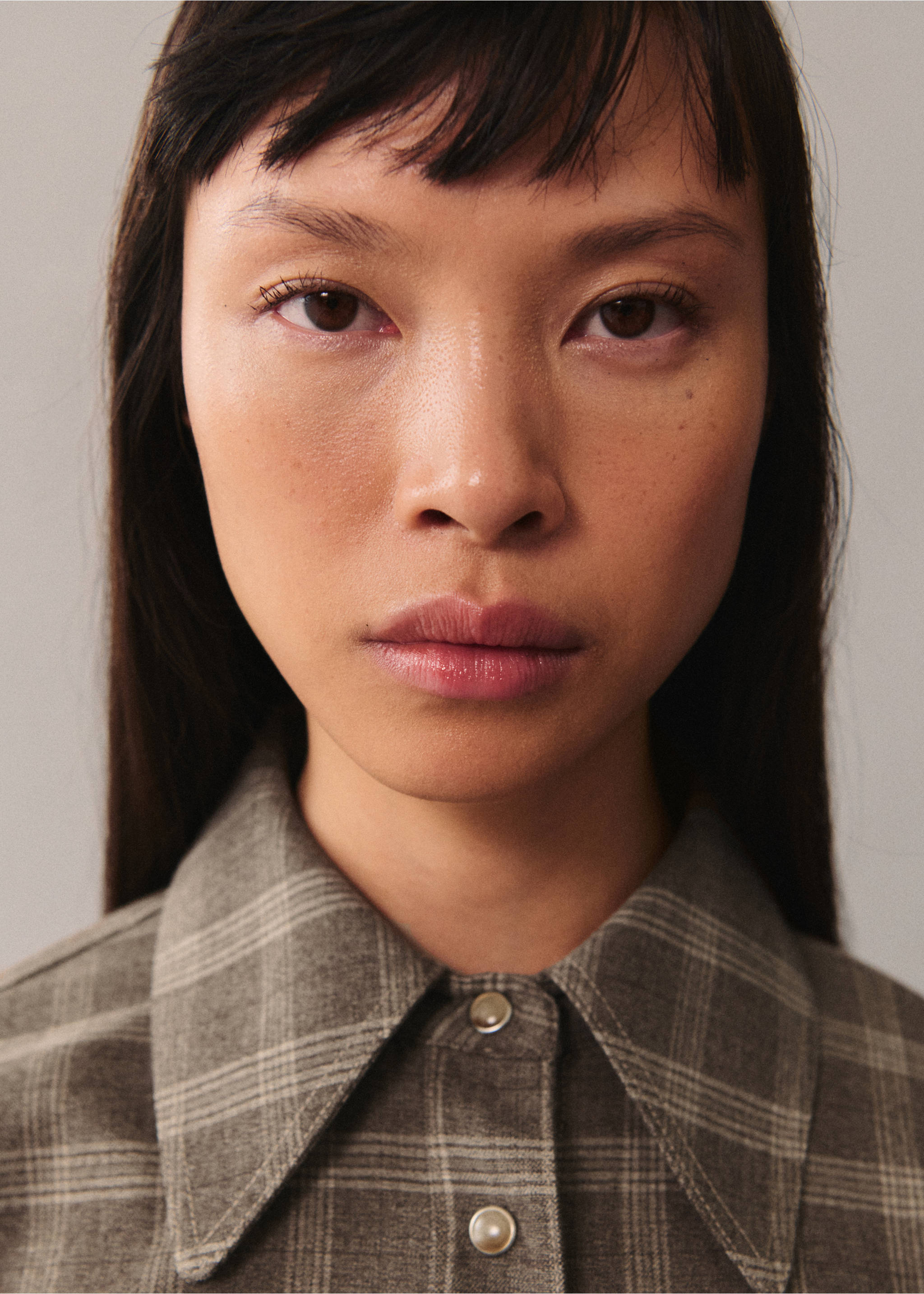 Kariertes Overshirt mit Taschen - Detail des Artikels 1, Beige. Ref: 77046727-00.