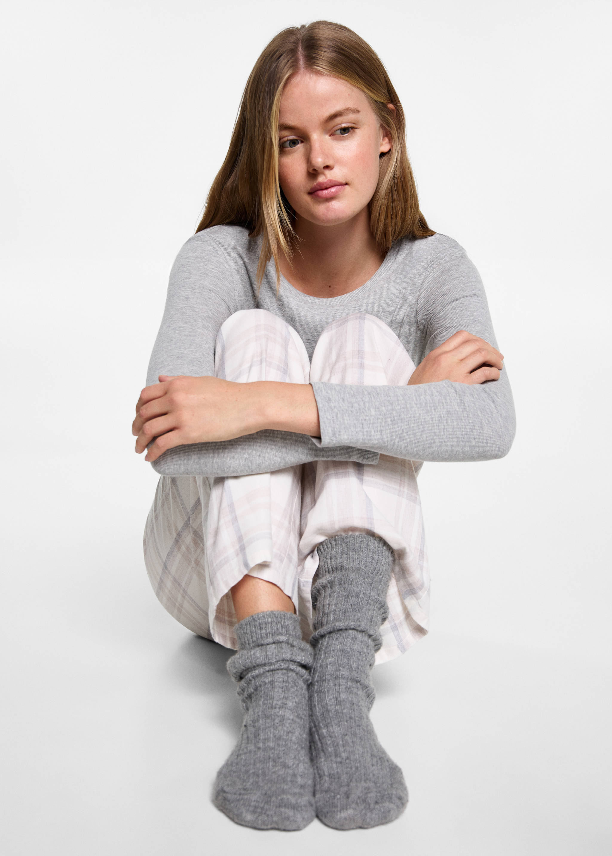 Checked cotton pyjamas - Details of the article 2