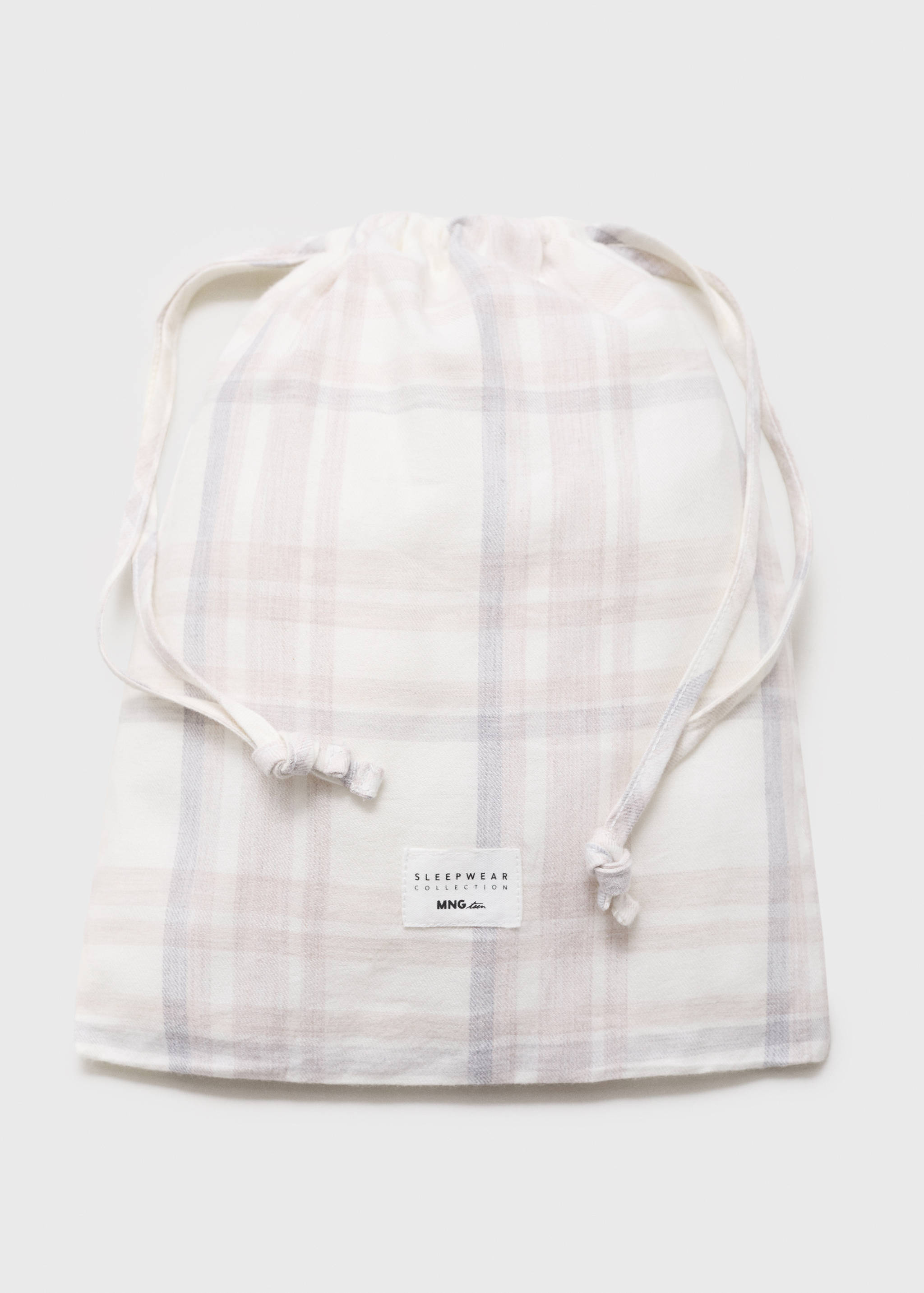 Checked cotton pyjamas - Details of the article 0