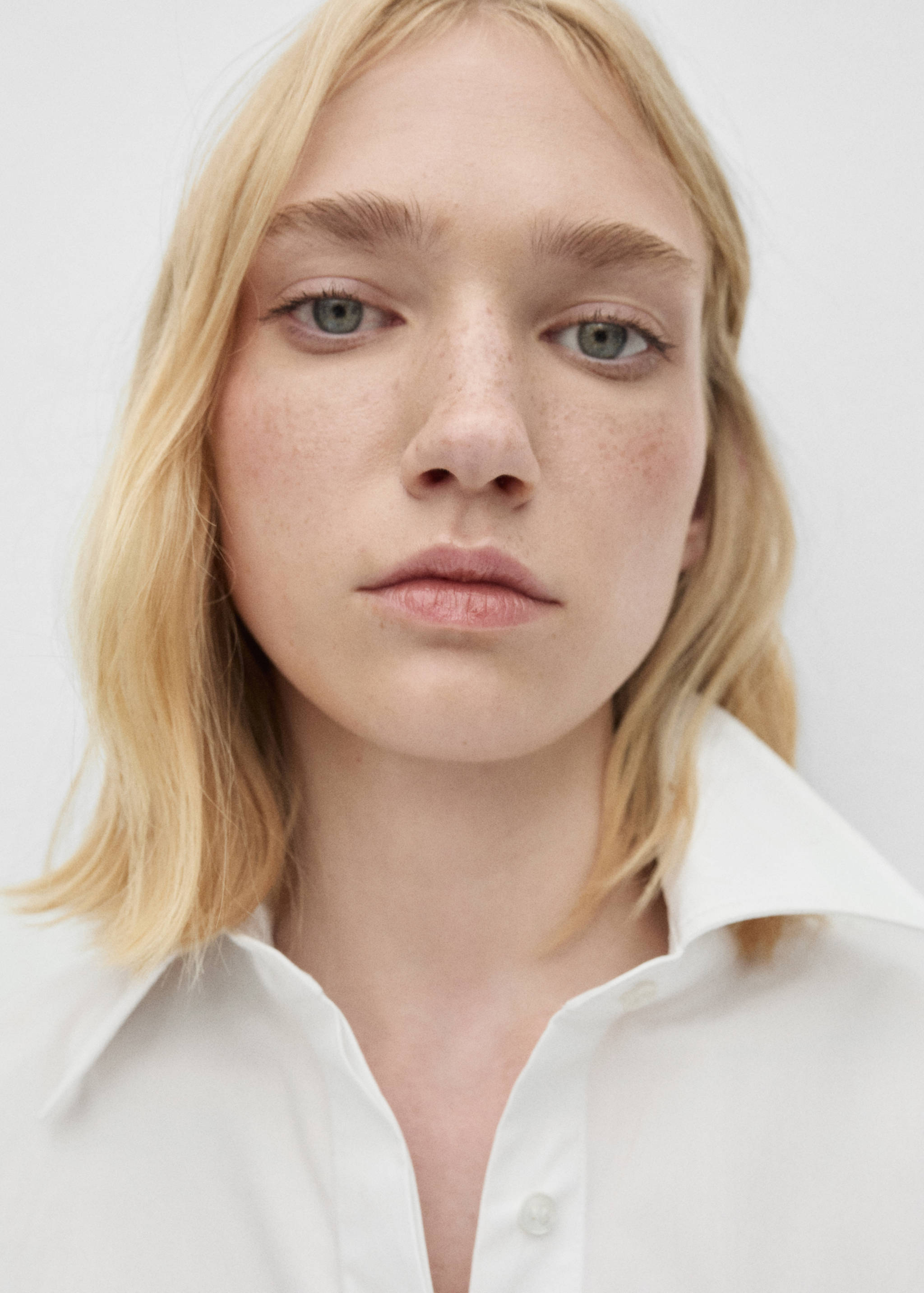 100% cotton pleated shirt - Details of the article 1