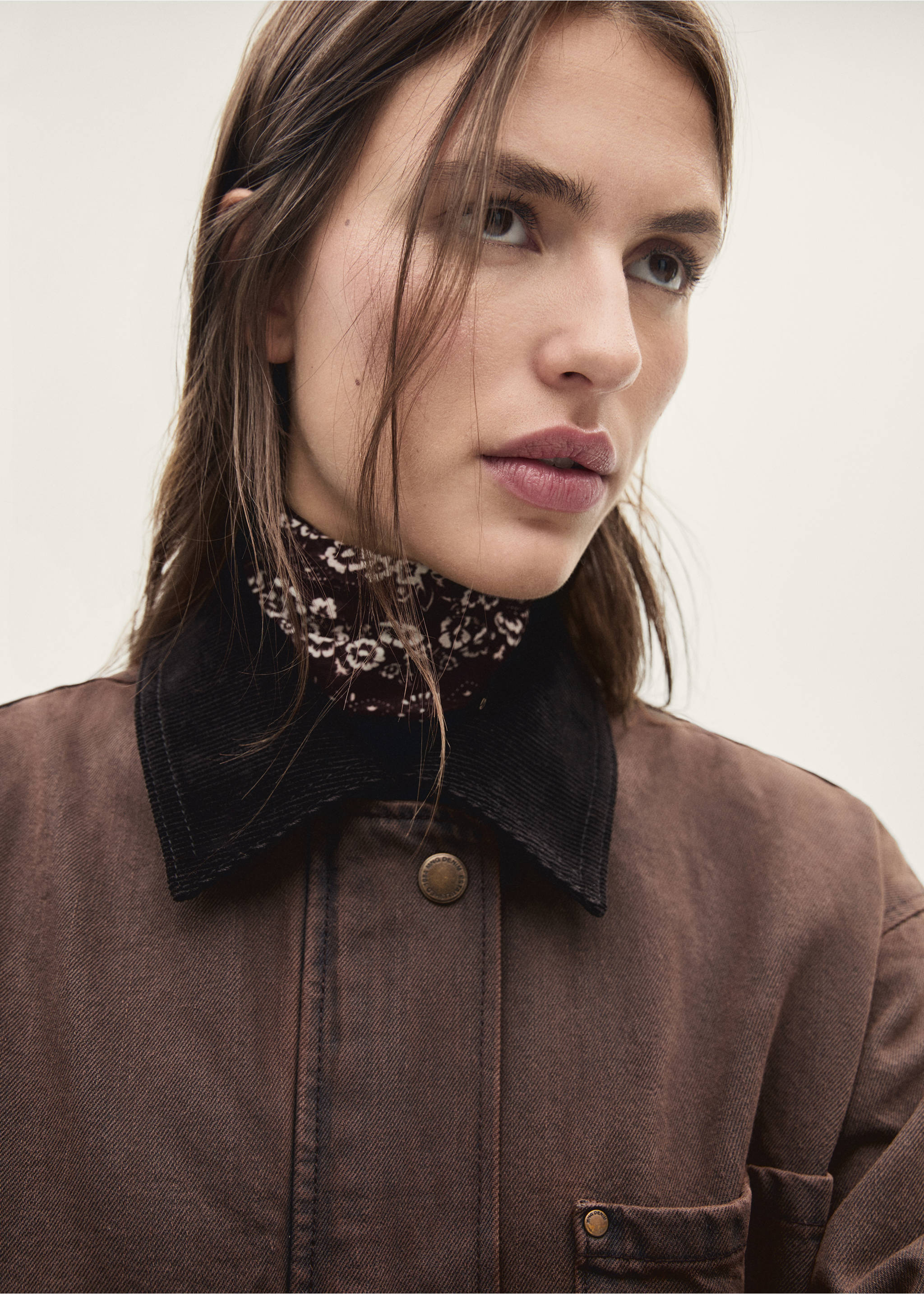 Denim parka with contrasting collar - Details of the article 1, Wine. Ref: 77047116-00.