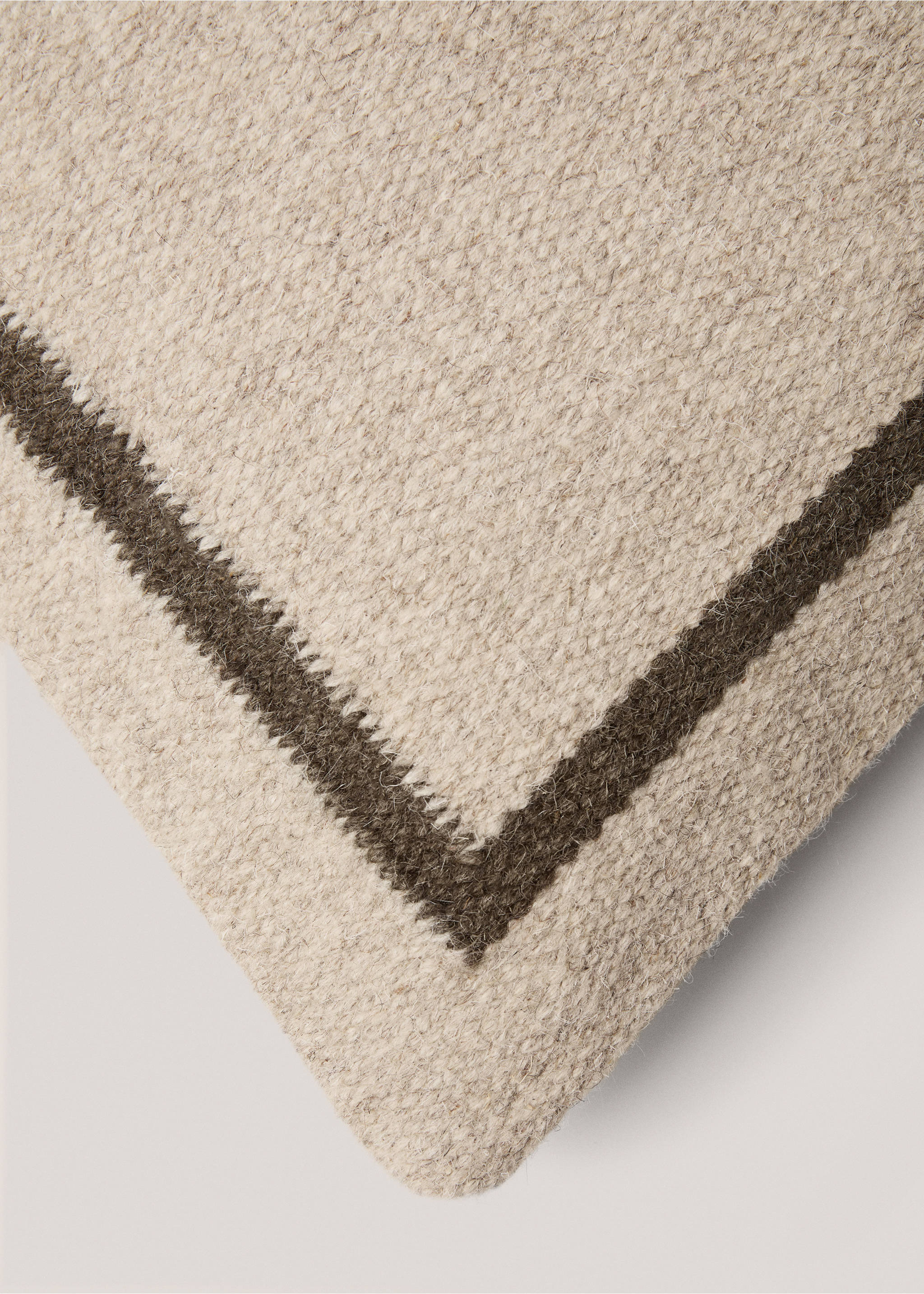 Housse coussin laine et coton - Détail de l'article 2, Marron. Ref: 77047644-00.