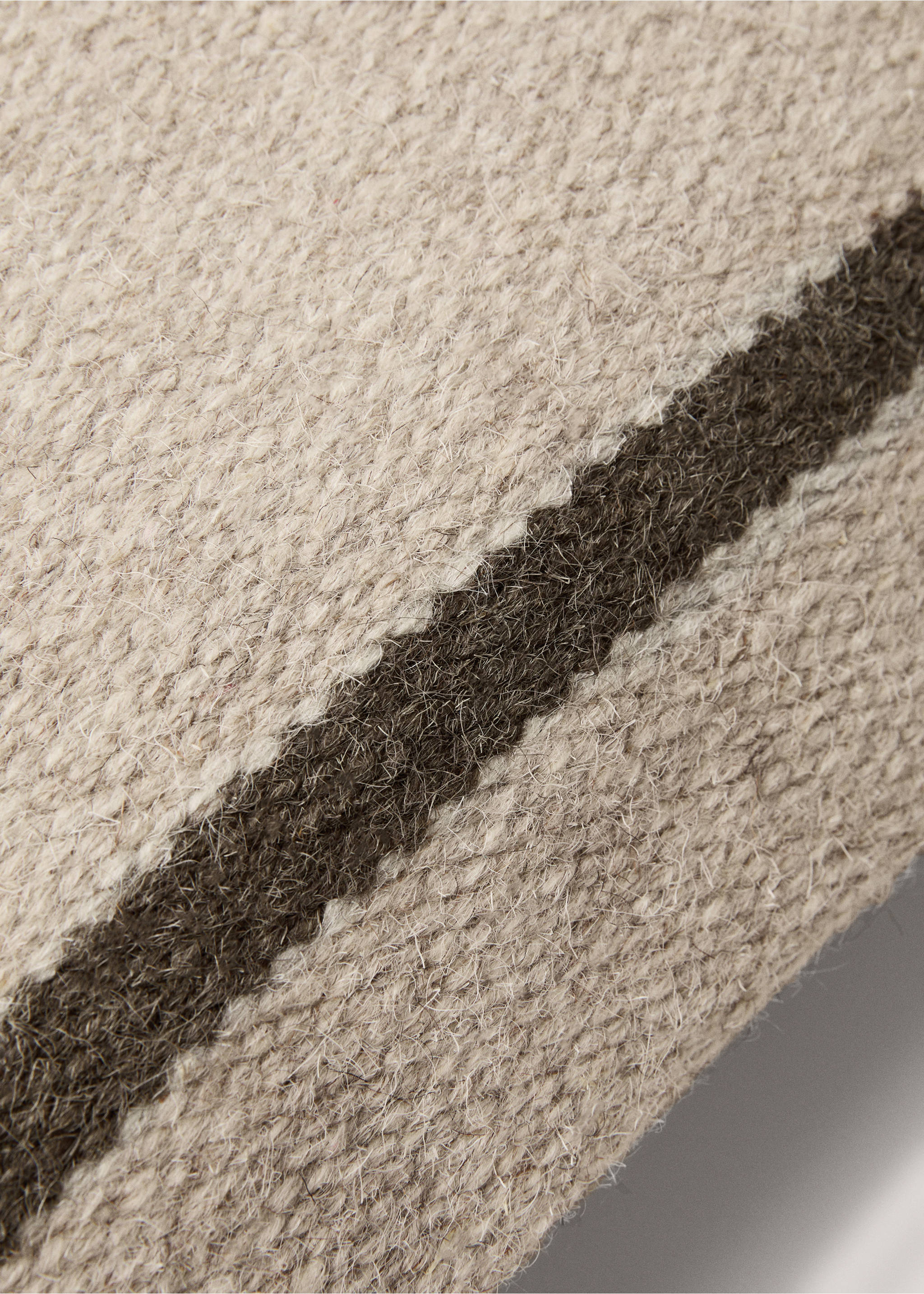 Housse coussin laine et coton - Détail de l'article 3, Marron. Ref: 77047644-00.