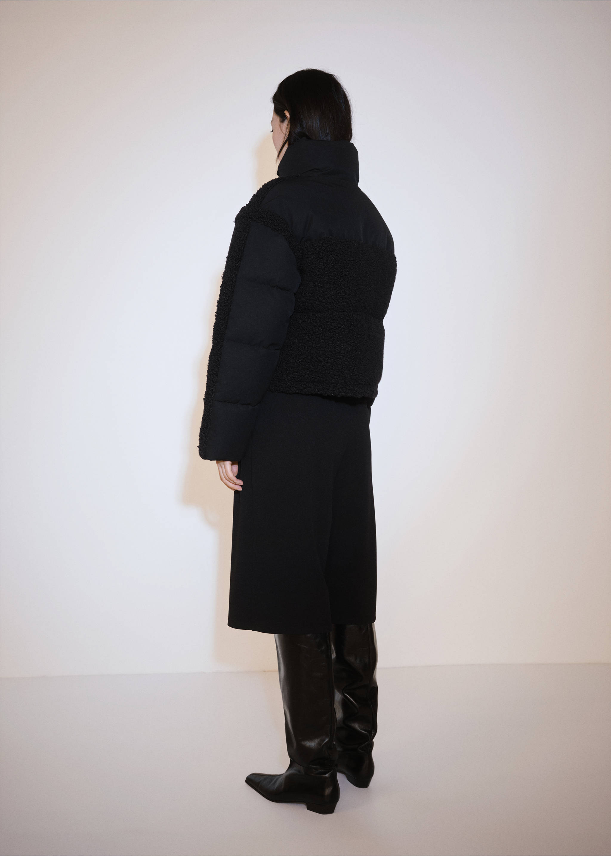 Anorak matelassé empiècements tissu bouclette - Verso de l’article, Noir. Ref: 77047663-00.