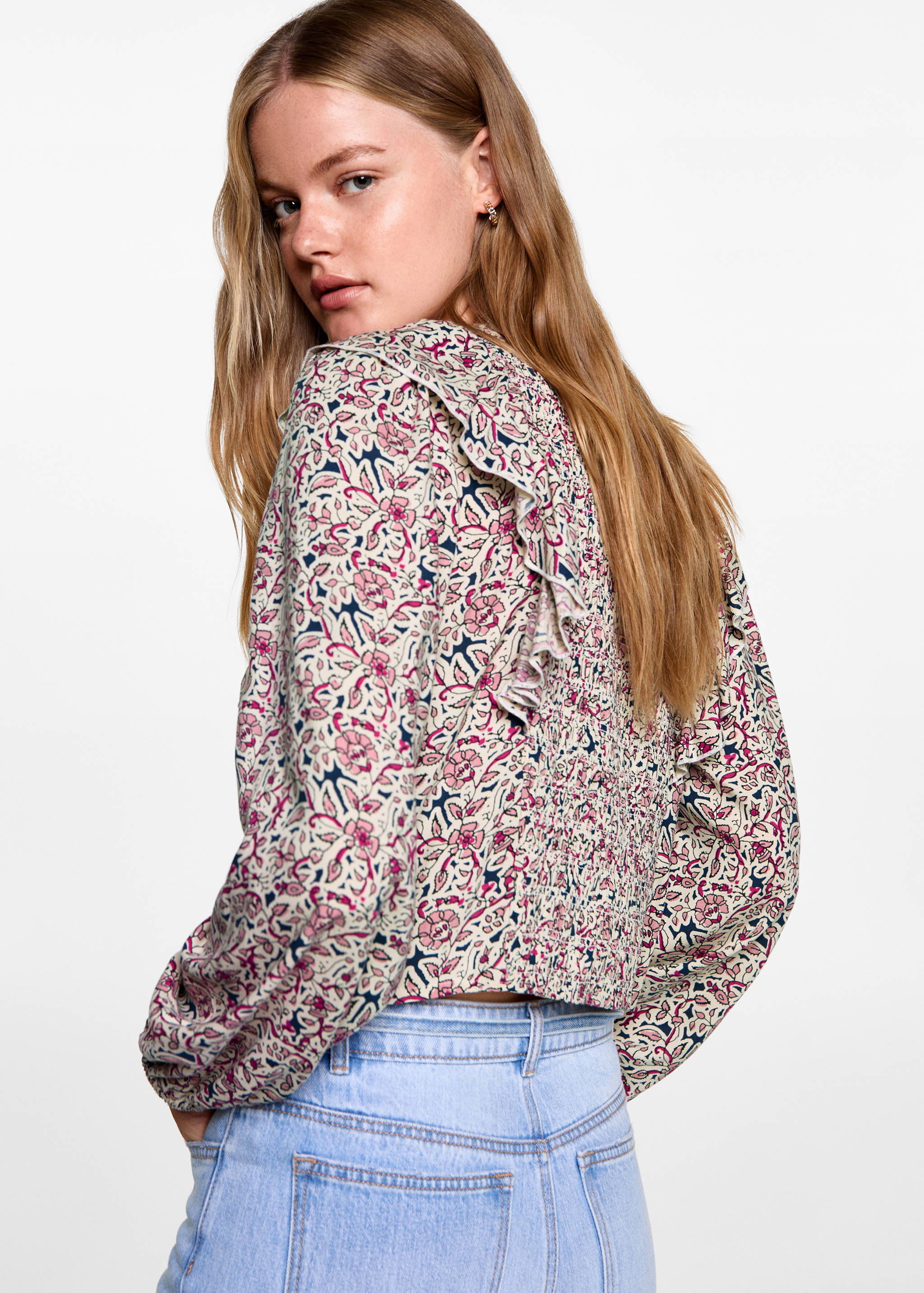 Frilled-sleeve ruched blouse - Reverse of the article