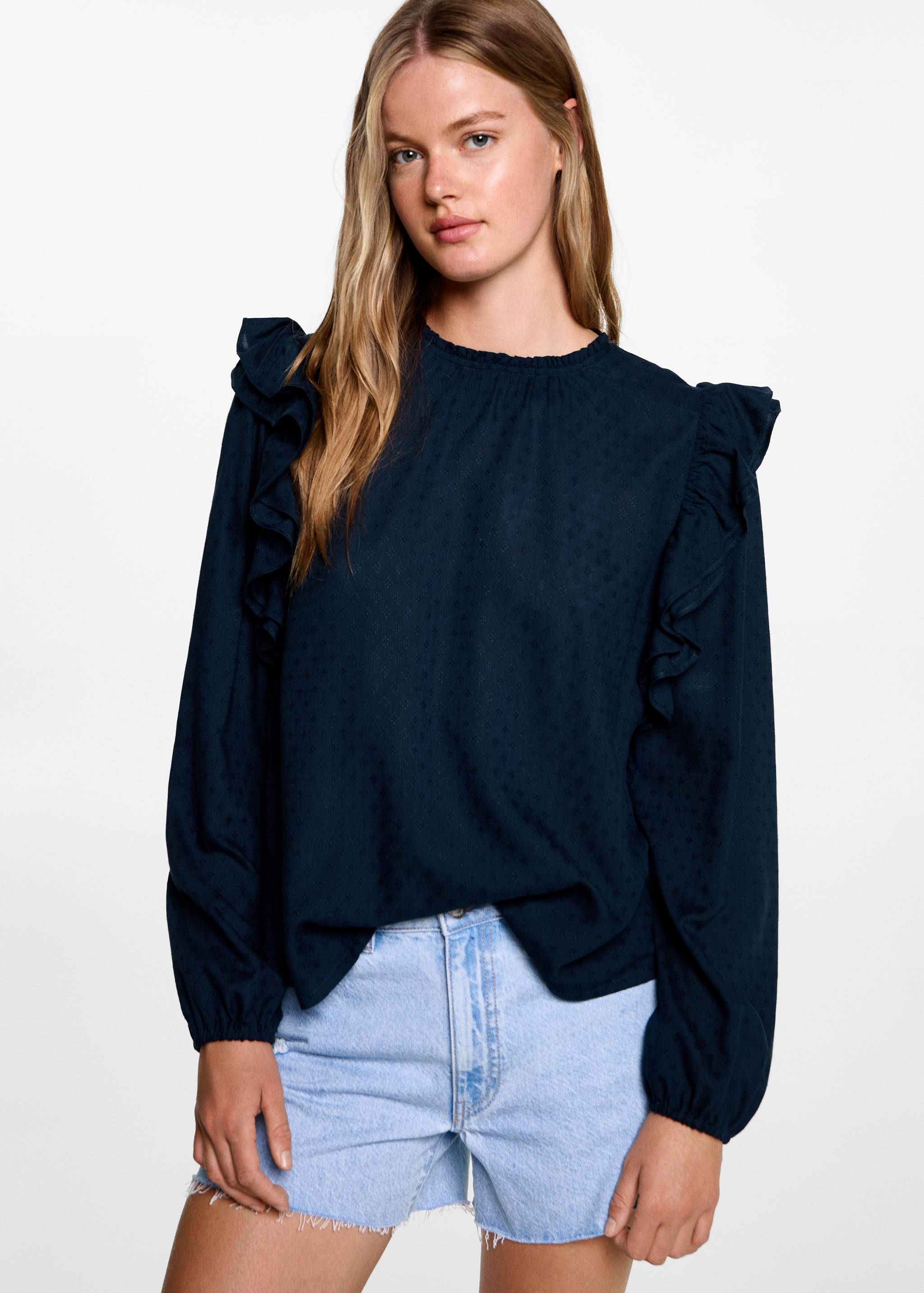 Blusa volantes bordados - Plano medio