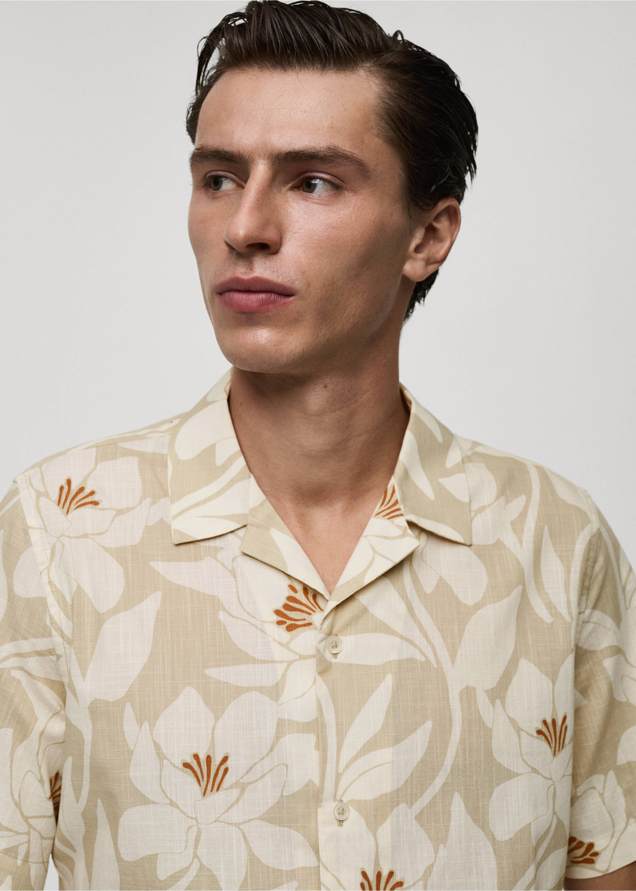 100% cotton Hawaiian-print shirt - Details of the article 1, Ecru. Ref: 77047701-00.