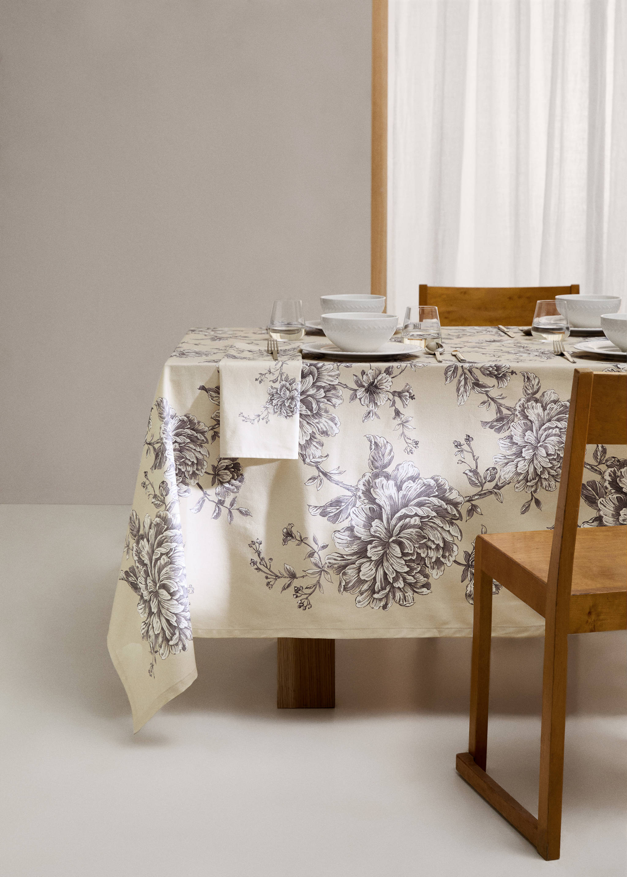 Nappe en coton motif floral pour 2 à 4 convives - Plan général