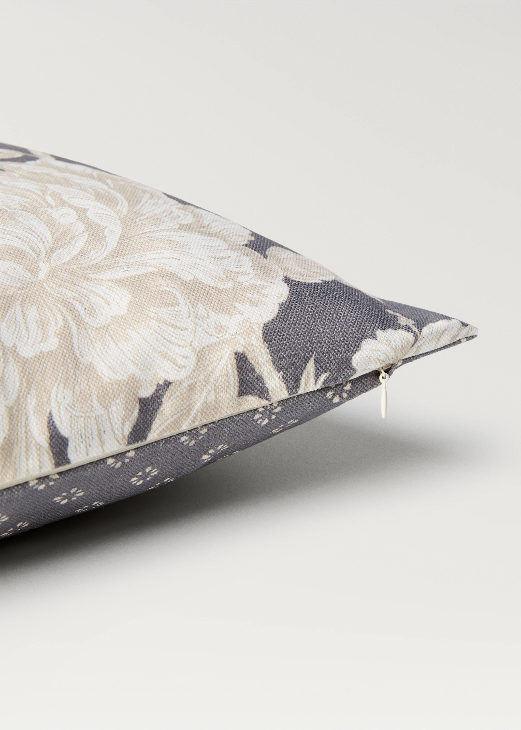 Housse coussin motif fleurs - Détail de l'article 1, Bleu. Ref: 77047707-00.