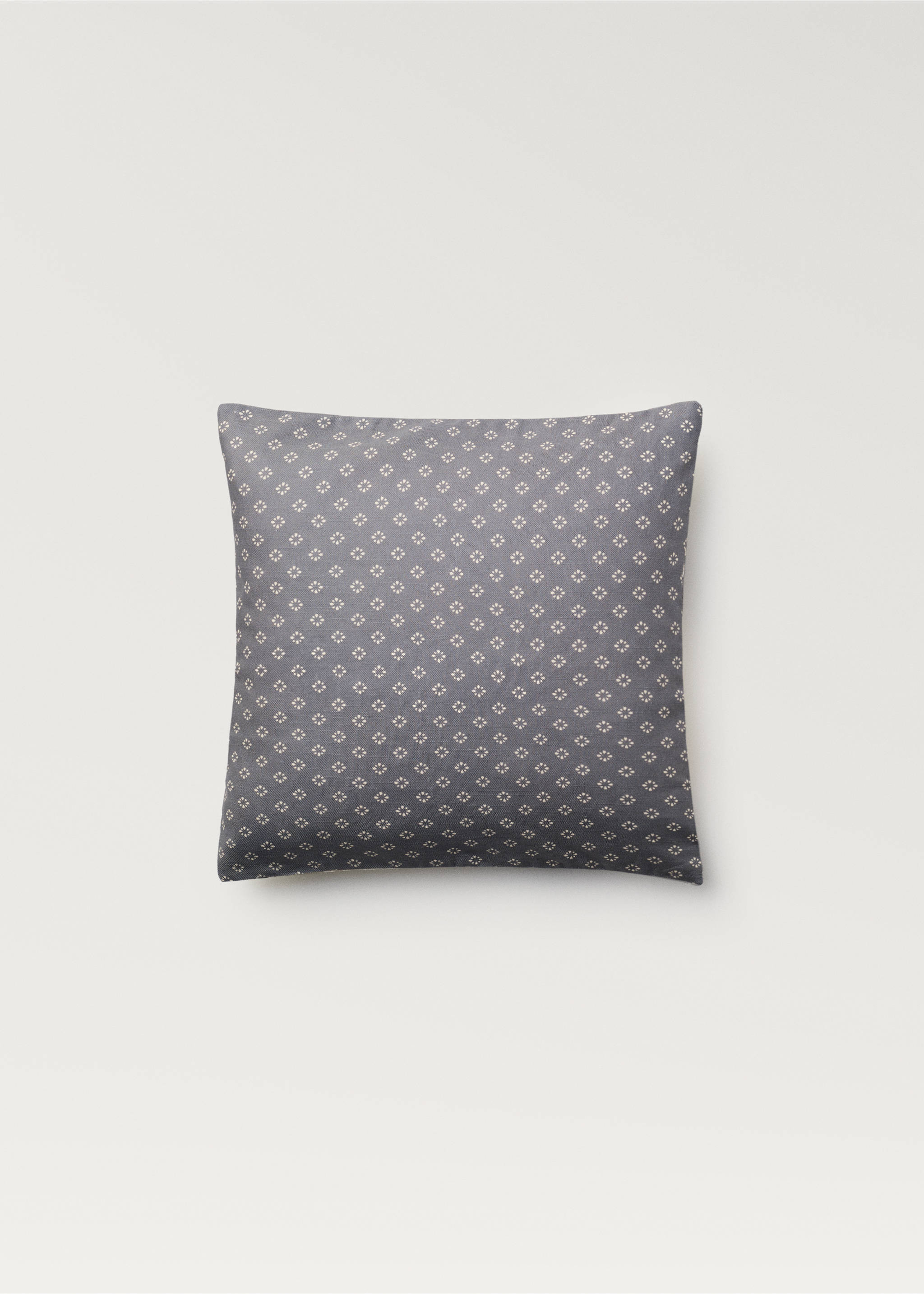 Housse coussin motif fleurs - Détail de l'article 4, Bleu. Ref: 77047707-00.