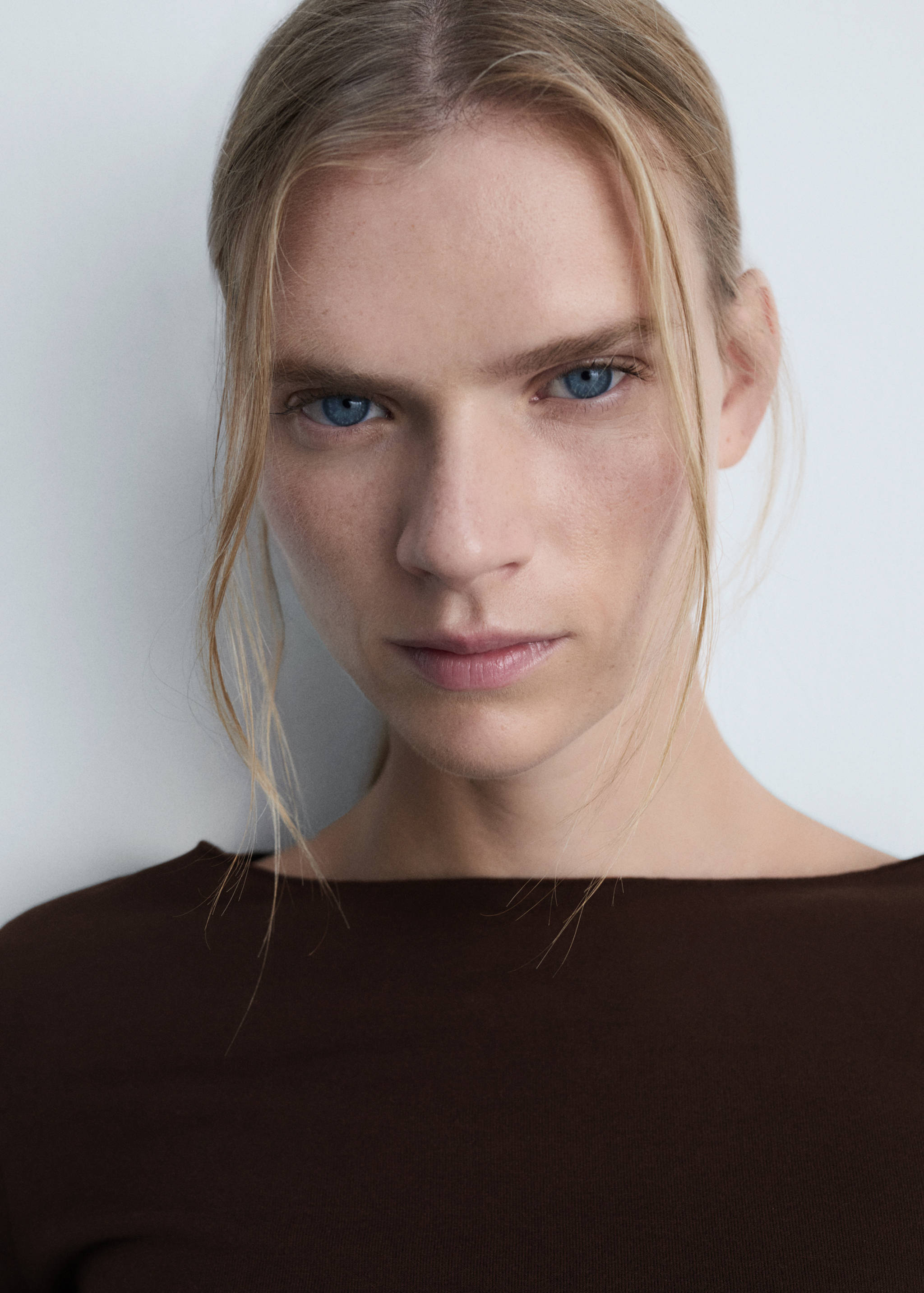 Long-sleeved boat-neck t-shirt - Details of the article 1