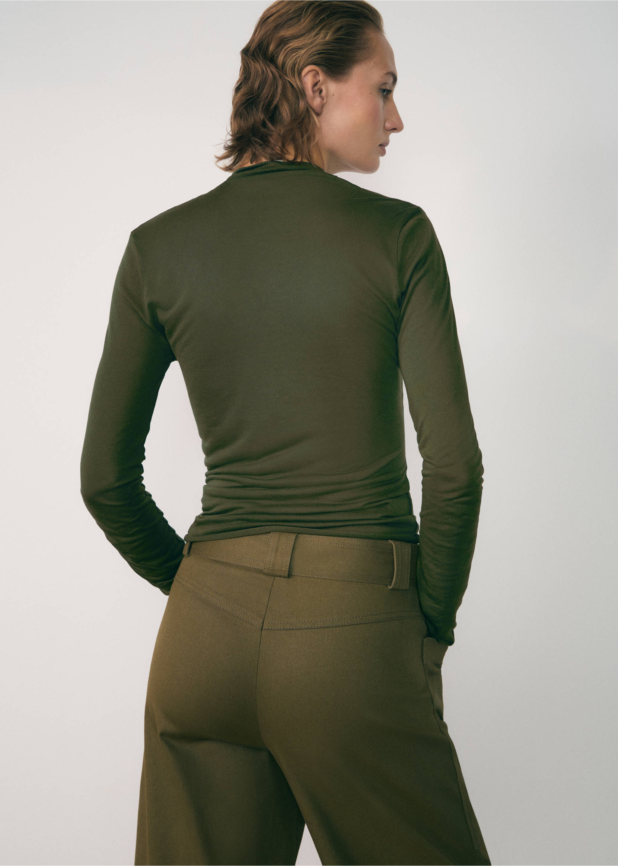 Round-neck long-sleeved t-shirt - Reverse of the article, Khaki. Ref: 77047718-00.