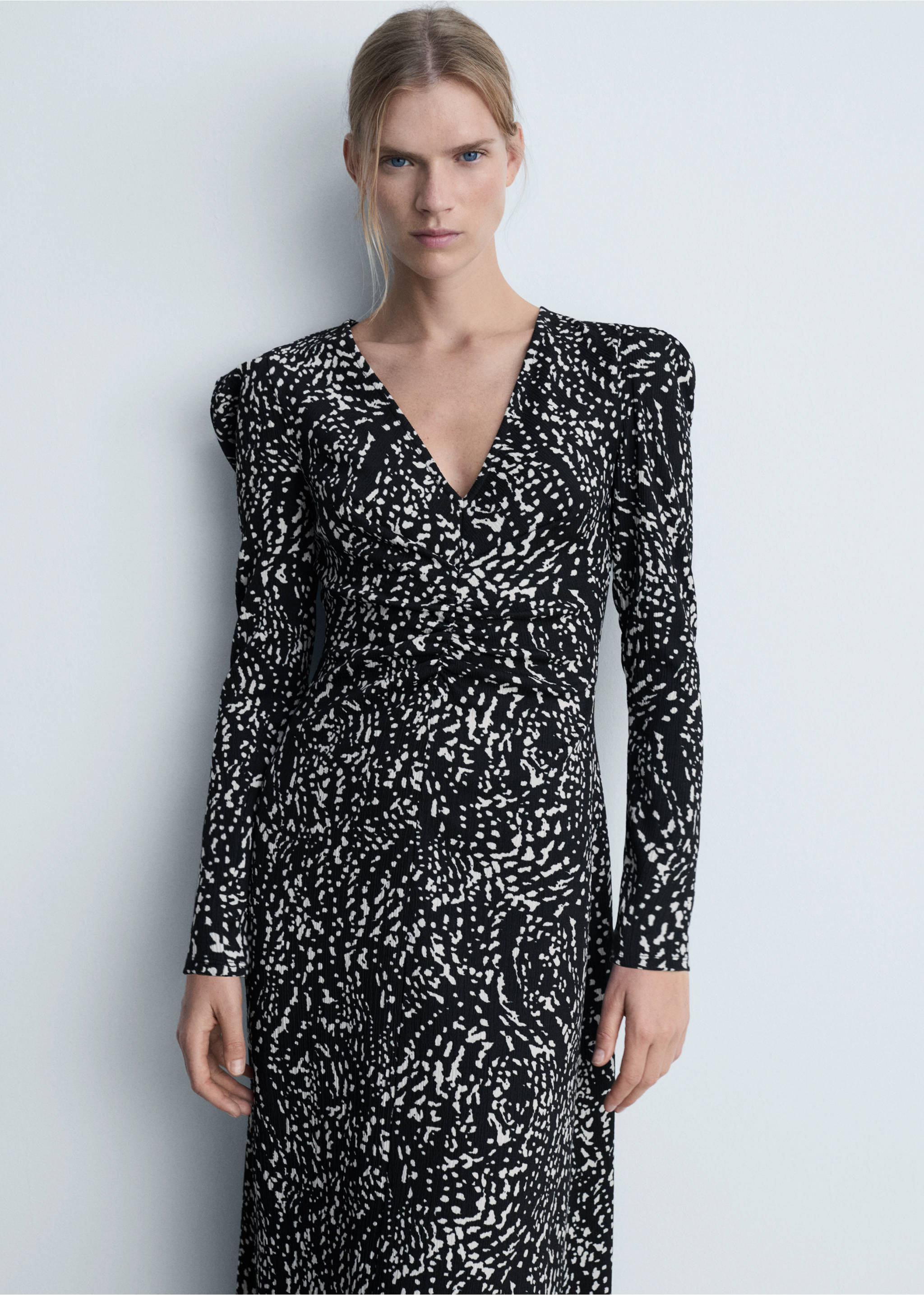 Printed dress with balloon sleeves - Medium plane, Black. Ref: 77047719-00.