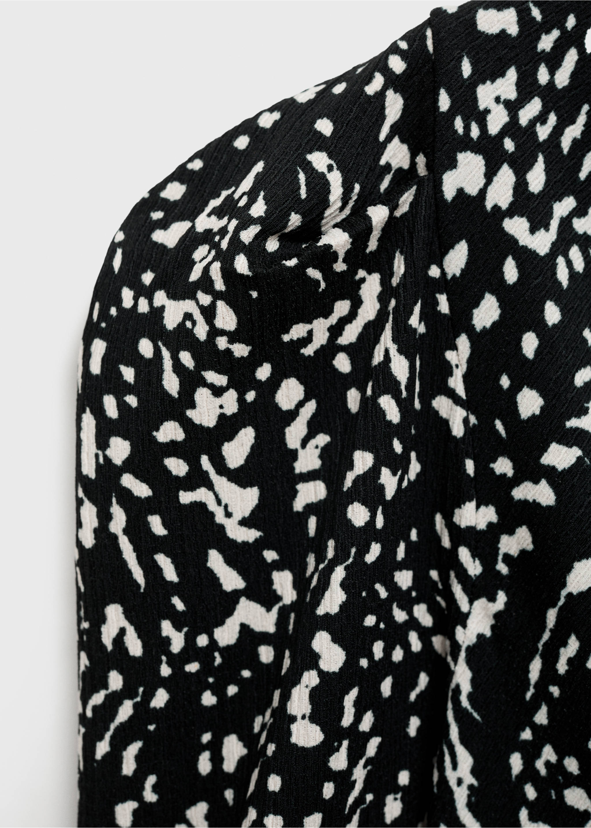 Printed dress with balloon sleeves - Details of the article 8, Black. Ref: 77047719-00.