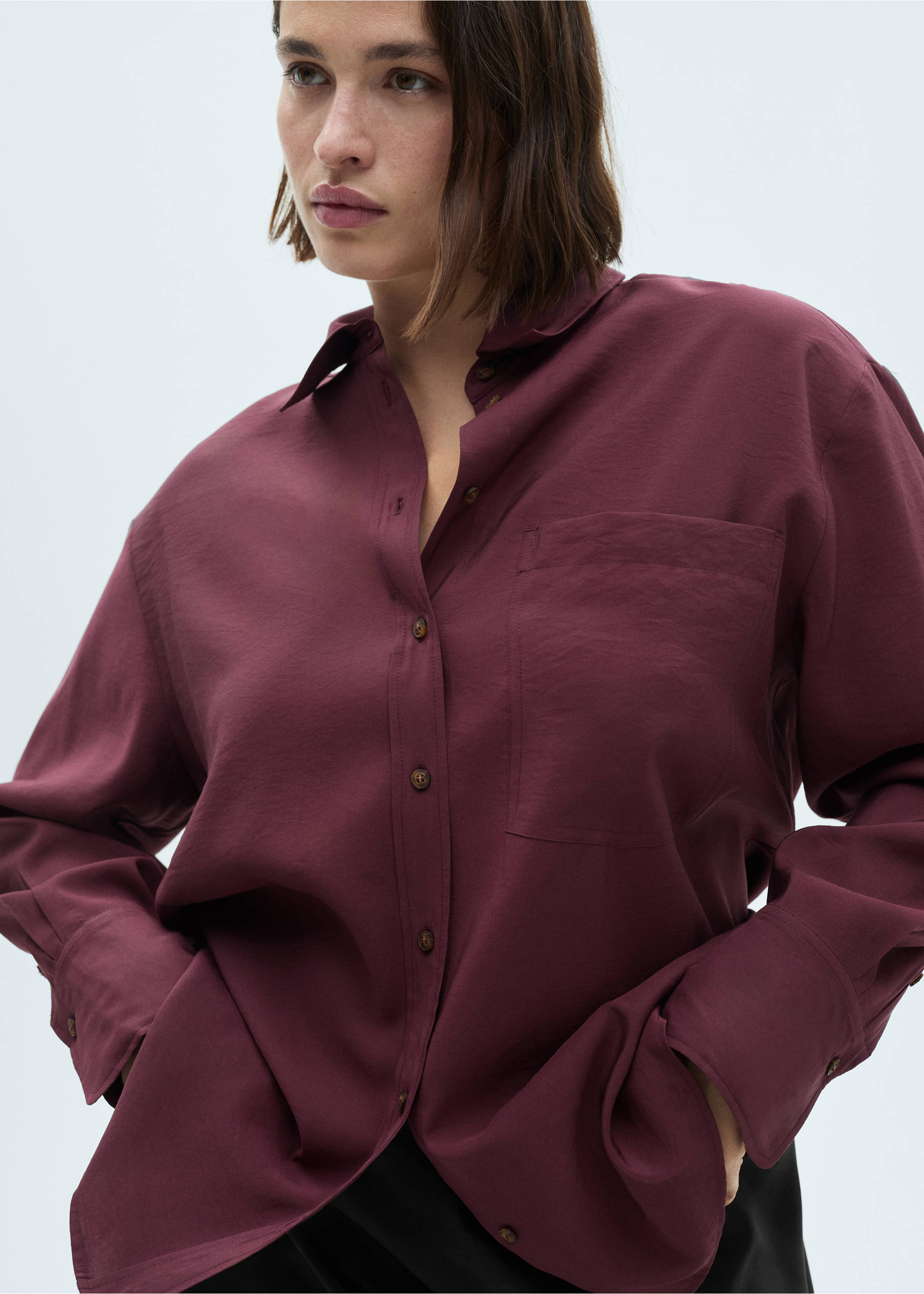 T-Shirt aus Modal mit Tasche - Detail des Artikels 5, Violett. Ref: 77047721-00.