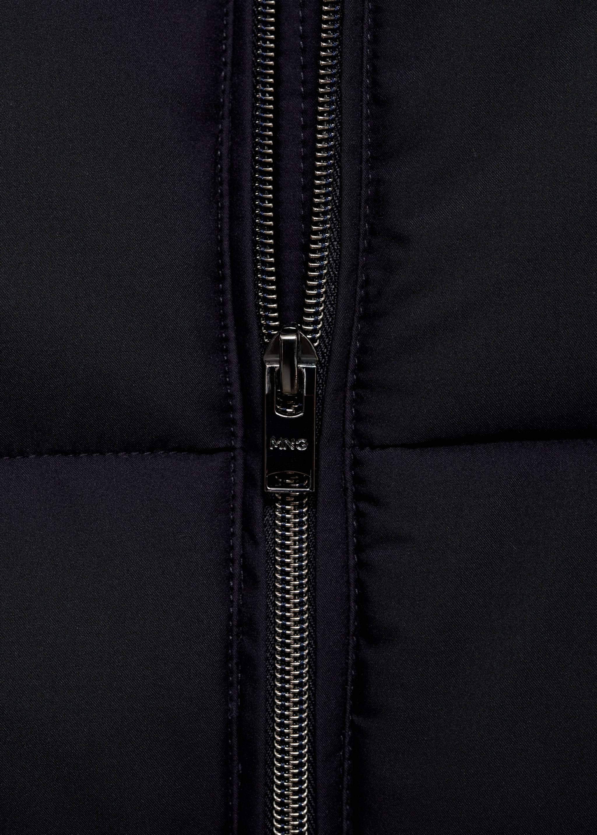 Water-repellent quilted vest - Details of the article 8