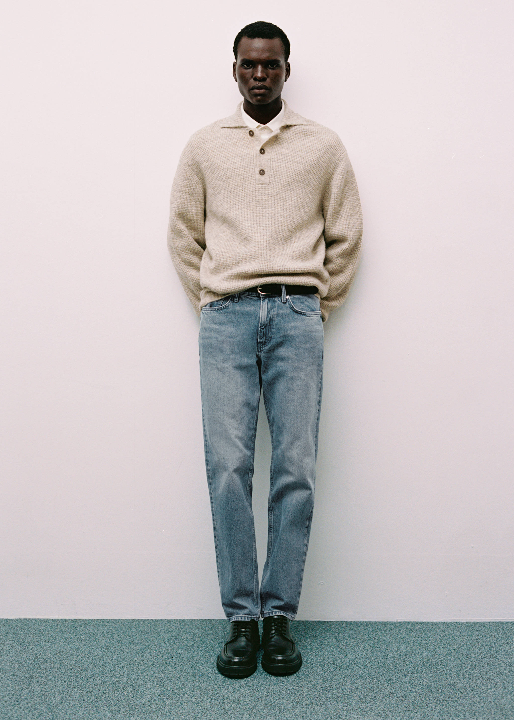 Regular-fit jeans with distressed effect - Details of the article 3