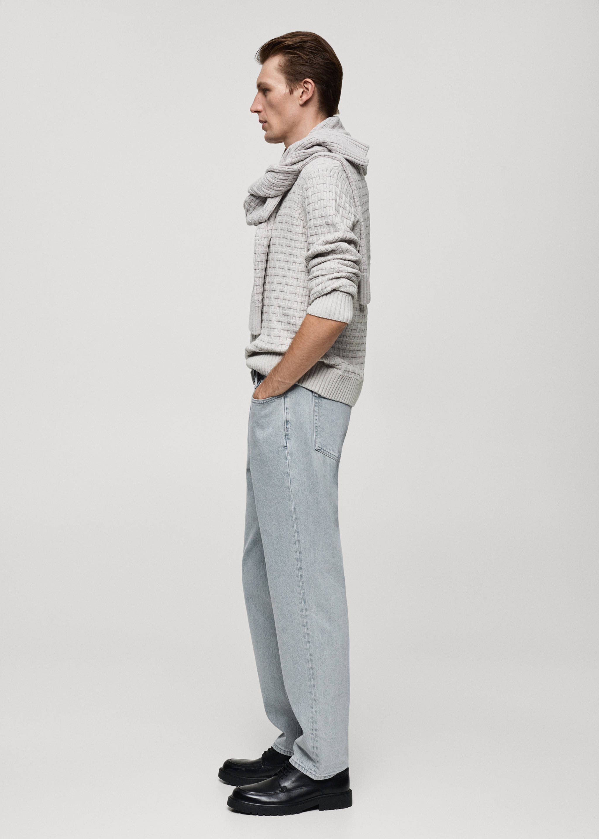 Regular-fit jeans in light wash - Details of the article 2