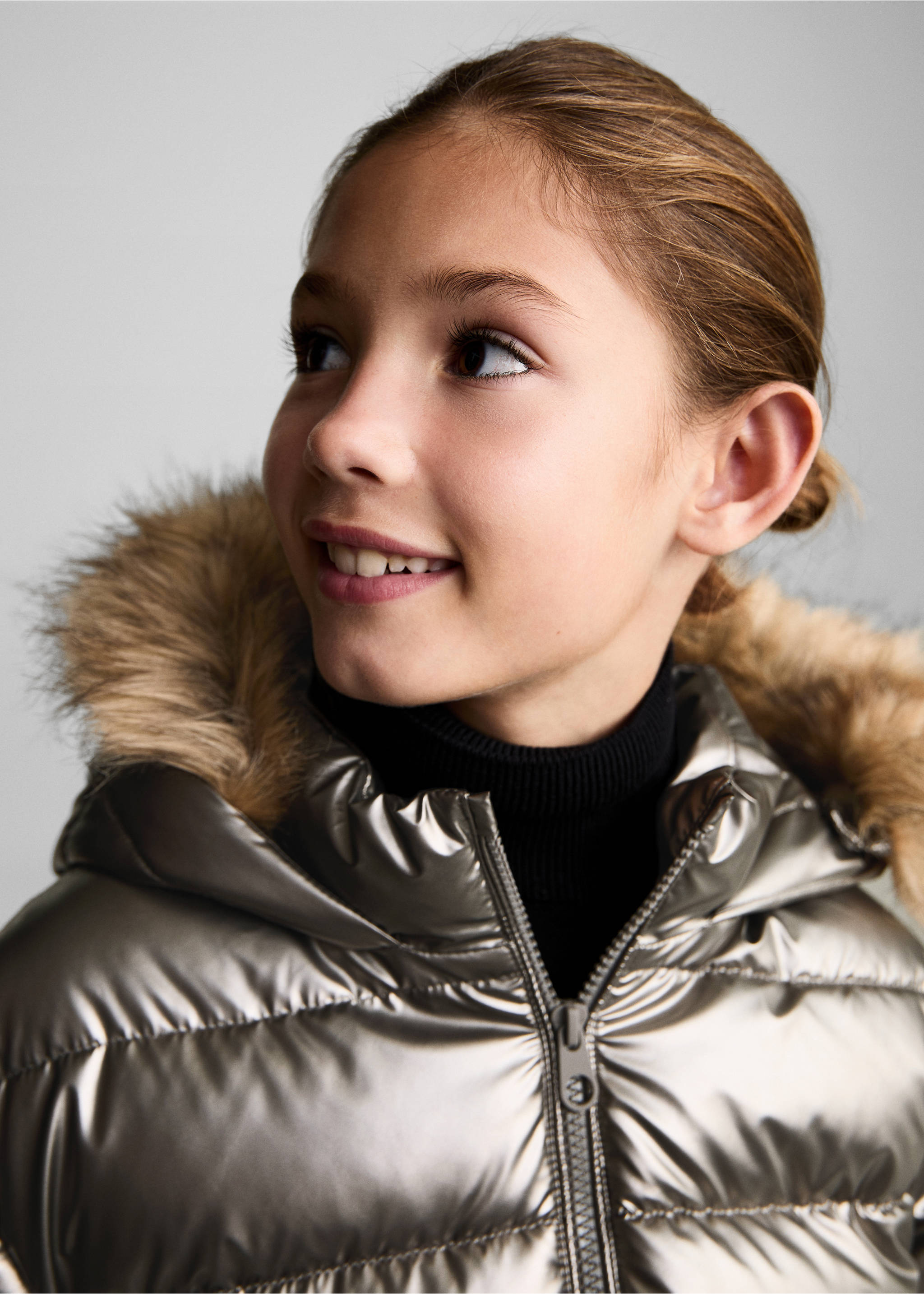 Metallic puffer jacket - Details of the article 1, Dark Silver. Ref: 77047920-00.