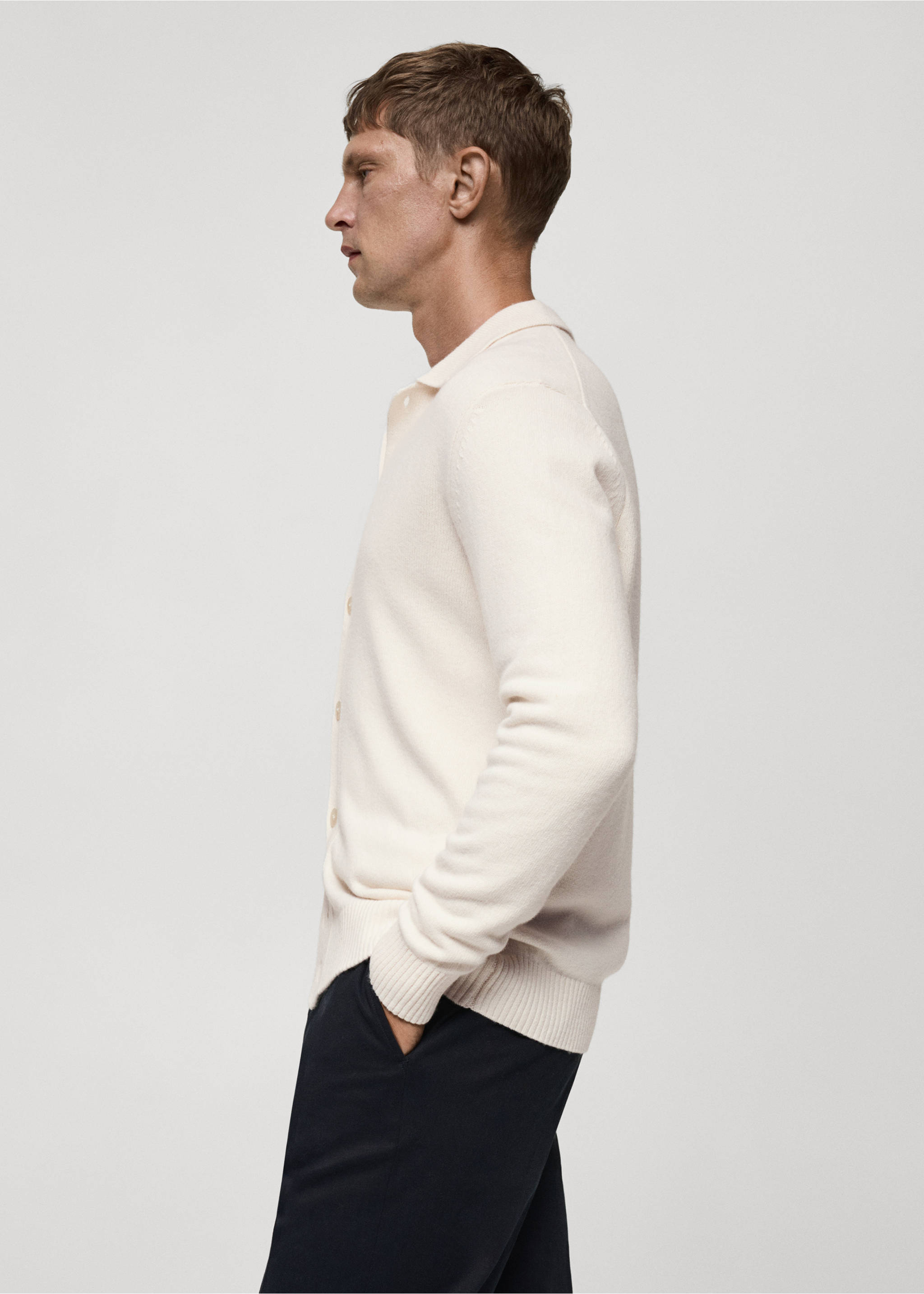 Woll-Cardigan mit Rippmuster - Detail des Artikels 2, Cremeweiß. Ref: 77047928-00.
