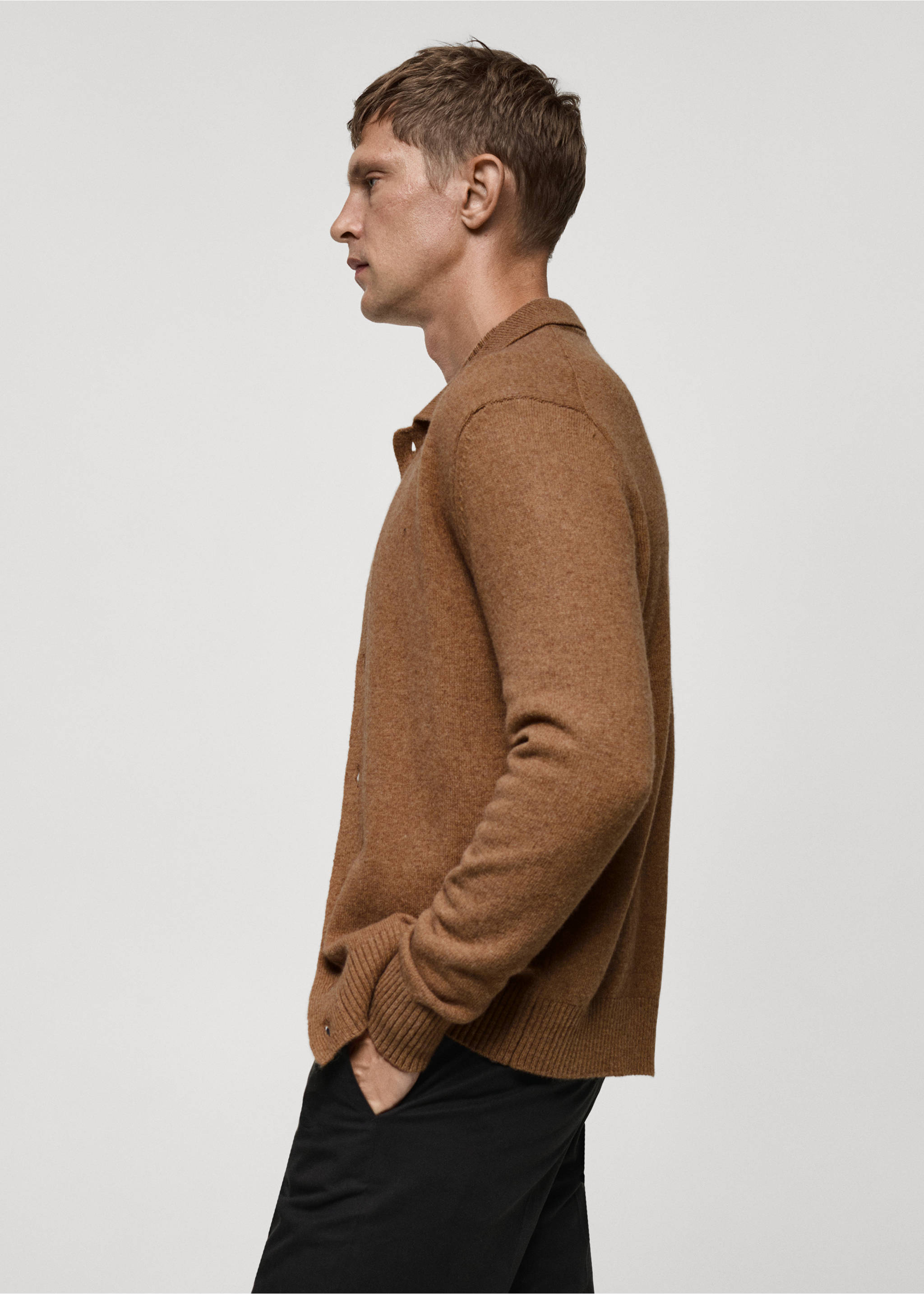 Woll-Cardigan mit Rippmuster - Detail des Artikels 2, Mittelbraun. Ref: 77047928-00.